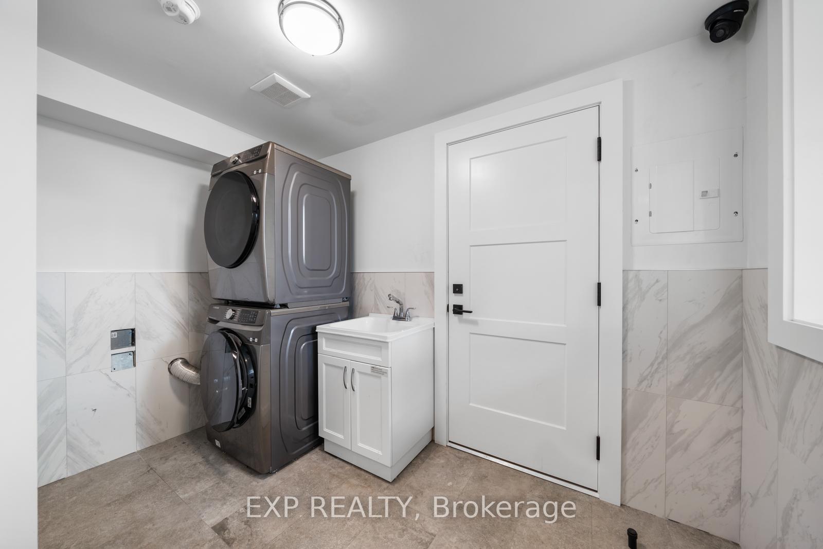 Photo 12 of Unit Lower, 5 Brendwin Road, Toronto, Rockcliffe-Smythe — HOMEH
