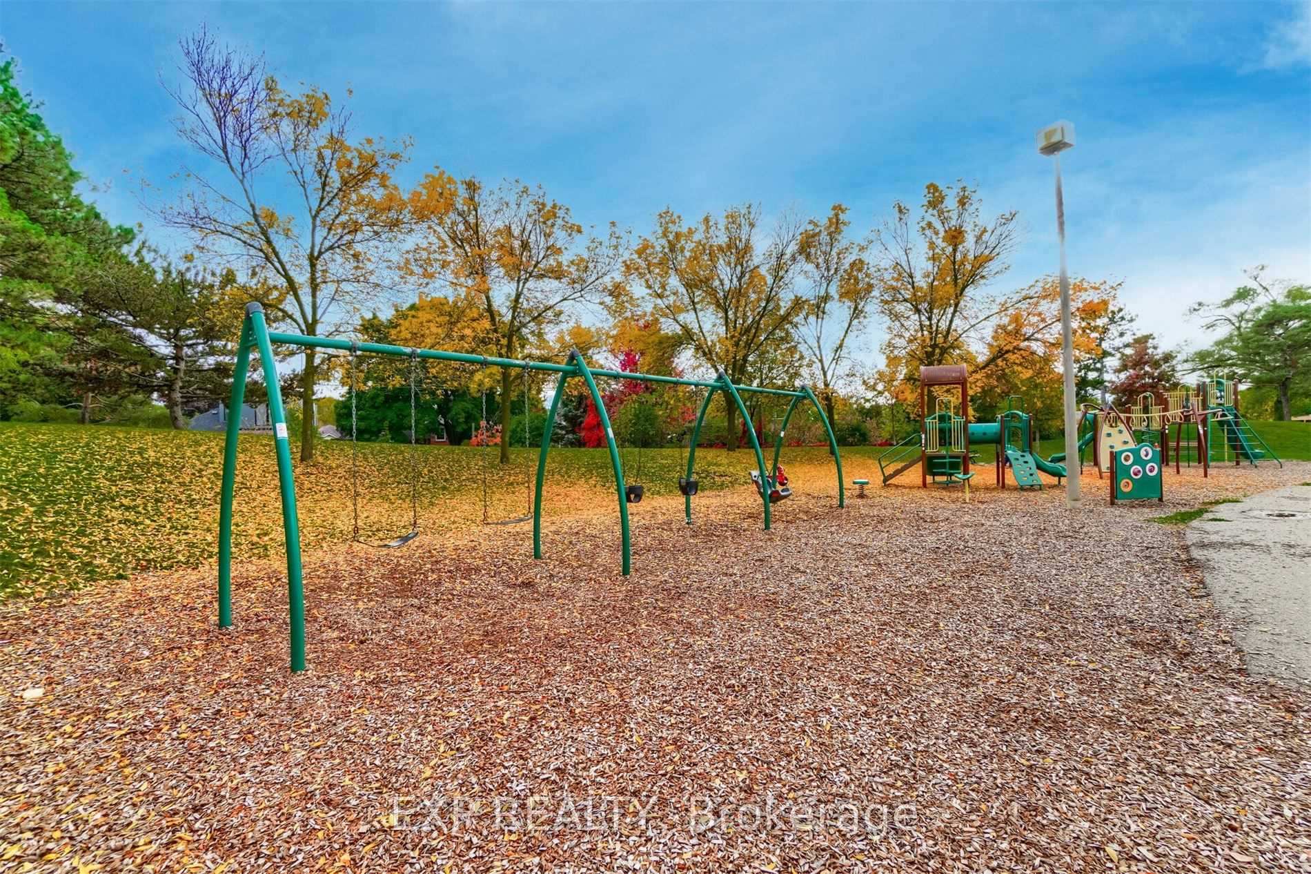 Photo 16 of Unit Lower, 5 Brendwin Road, Toronto, Rockcliffe-Smythe — HOMEH