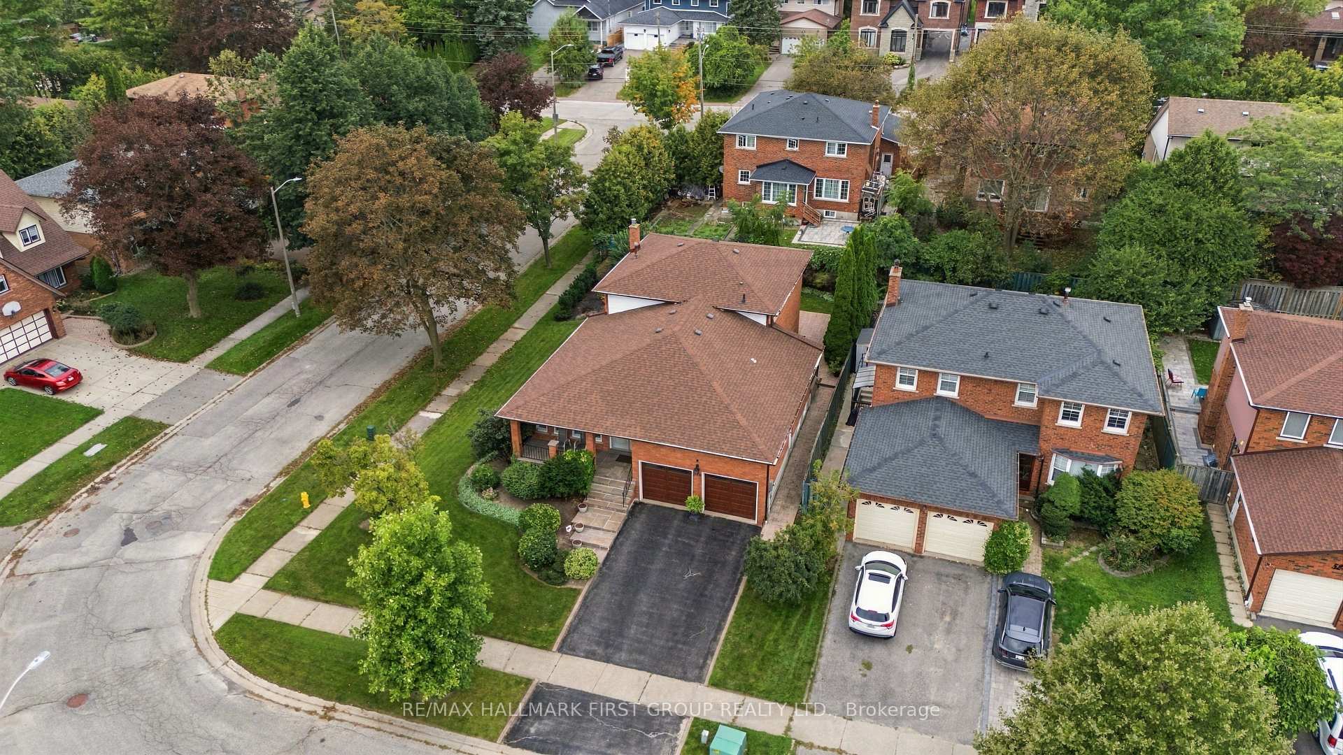 Photo of 520 McLeod Crescent
