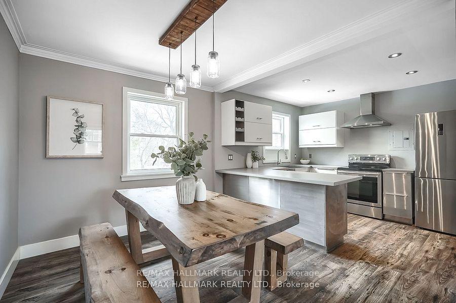 Photo 5 of Unit UPPER, 6 Thirty First Street, Etobicoke, Long Branch — HOMEH