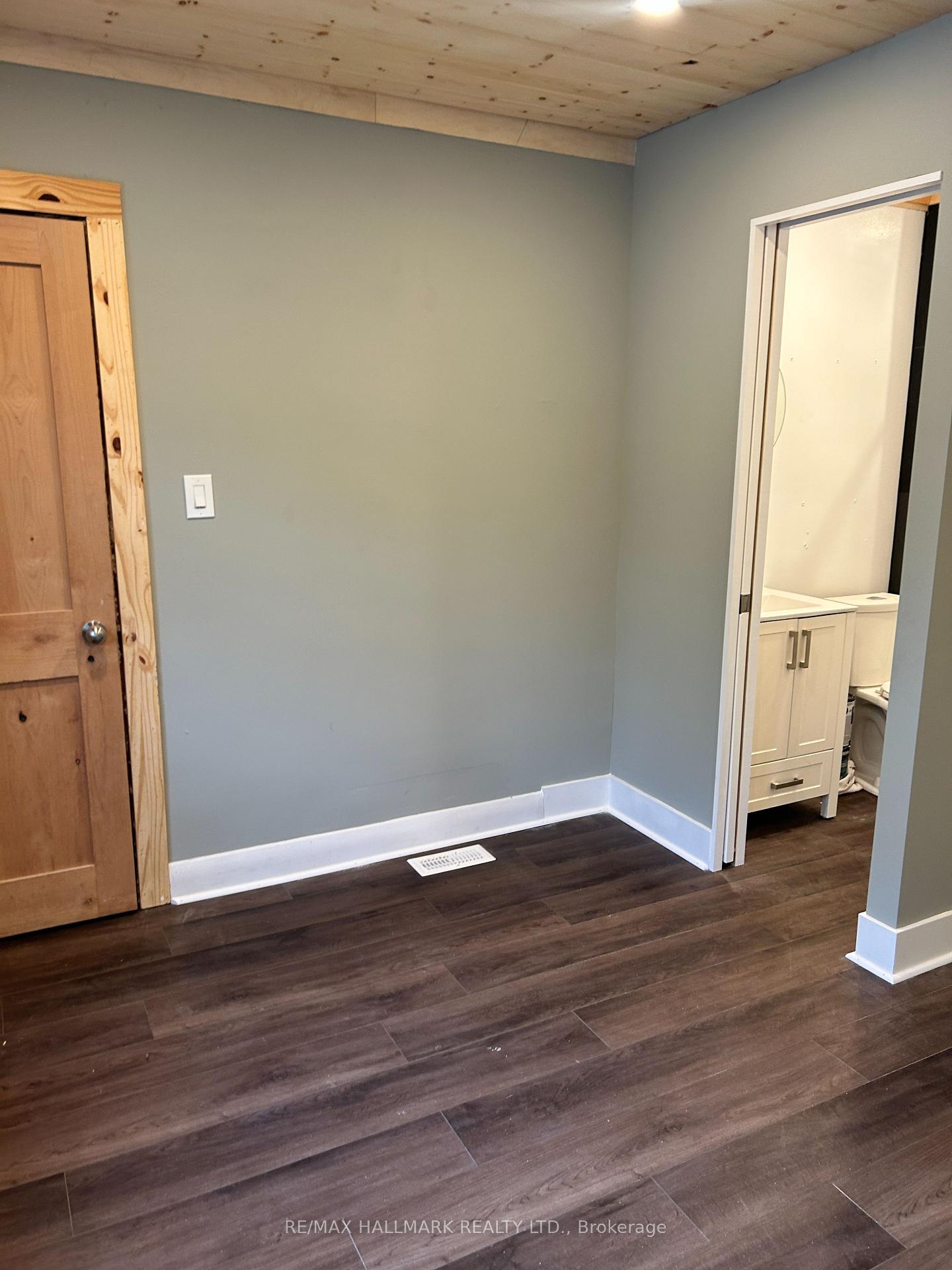 Photo 20 of Unit UPPER, 6 Thirty First Street, Etobicoke, Long Branch — HOMEH