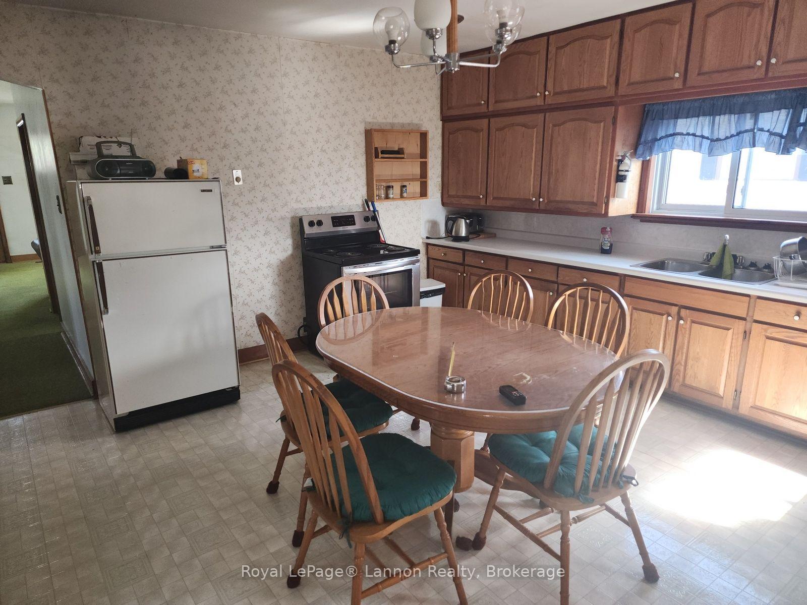 Photo 6 of 306 Walker Street E, Schreiber — HOMEH