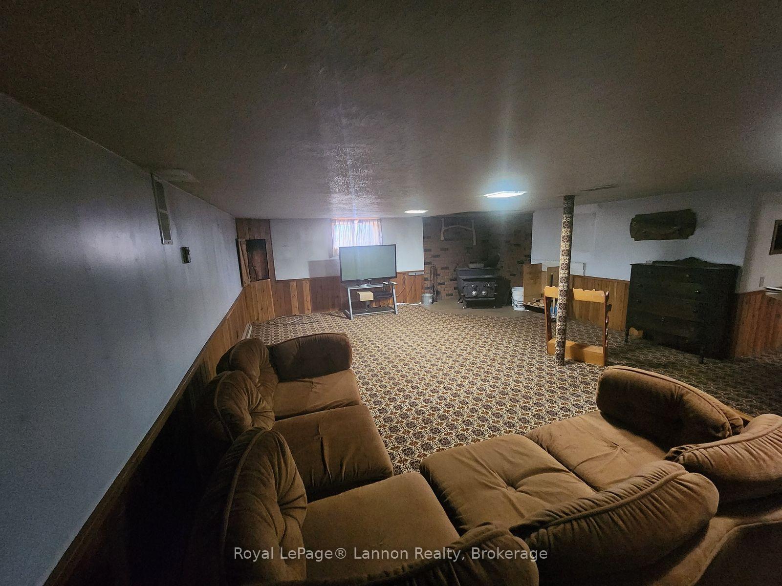 Photo 21 of 306 Walker Street E, Schreiber — HOMEH