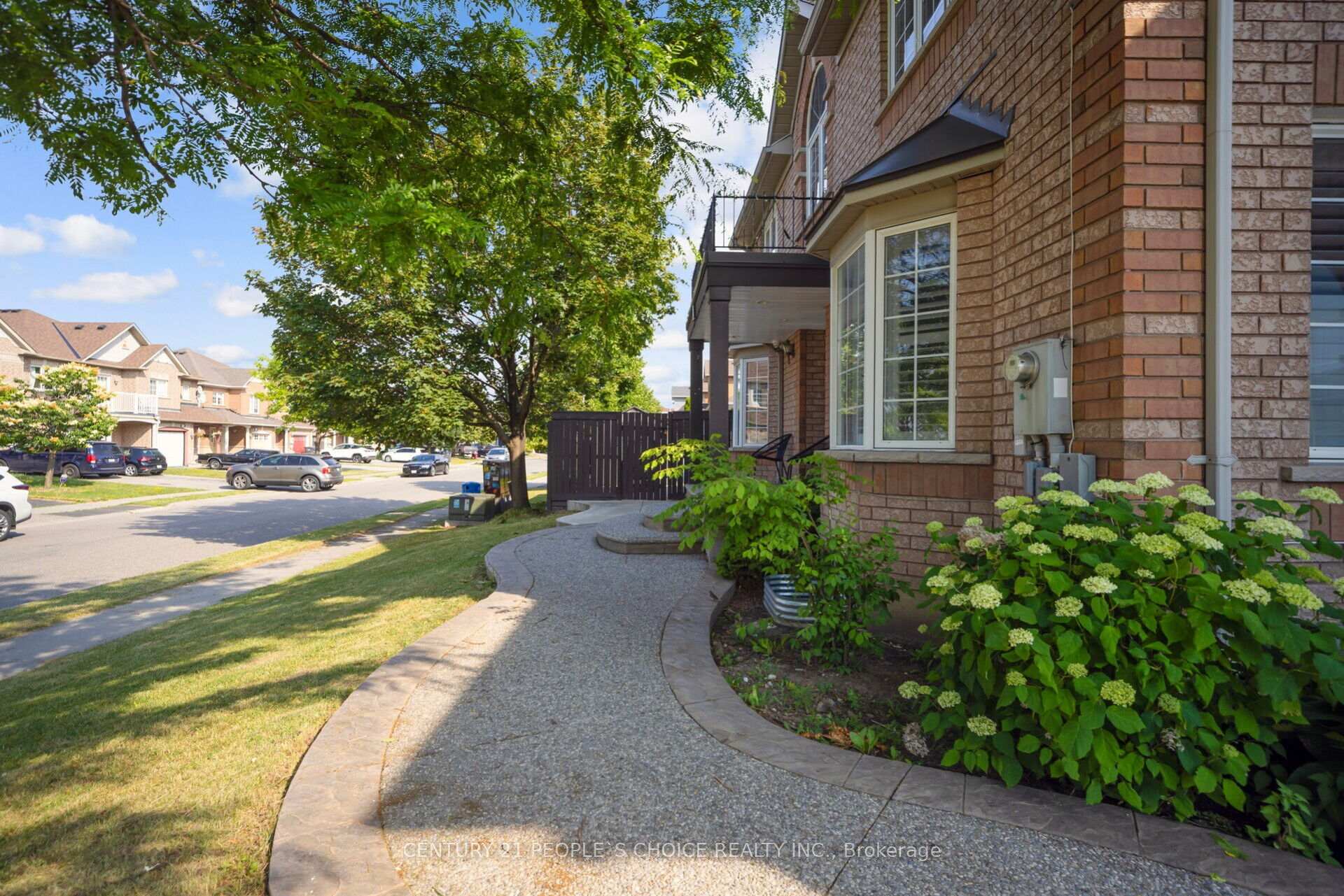 Photo 7 of 2 Checkerberry Crescent, Brampton, Sandringham-Wellington — HOMEH