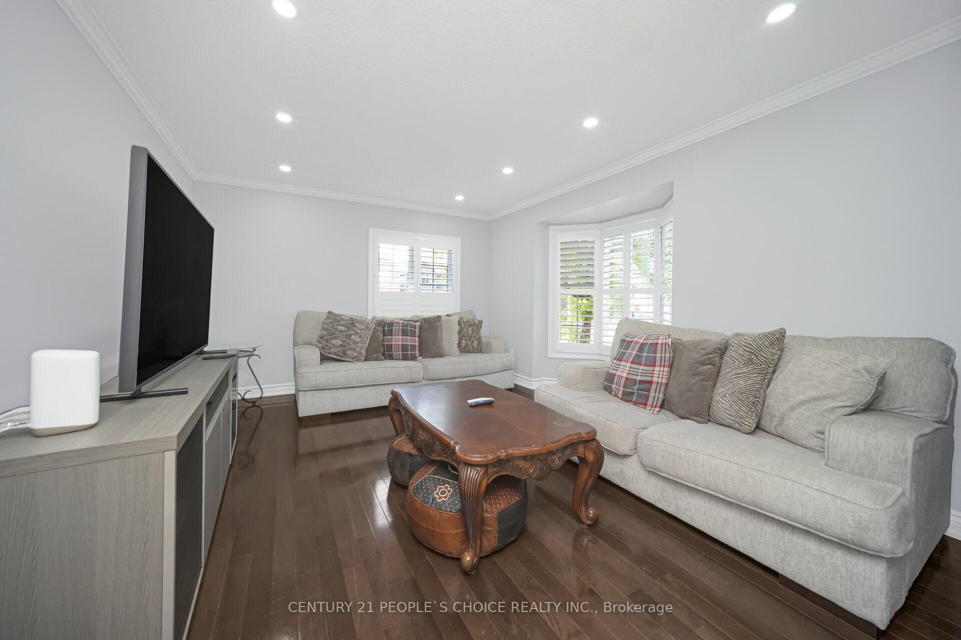 Photo 11 of 2 Checkerberry Crescent, Brampton, Sandringham-Wellington — HOMEH