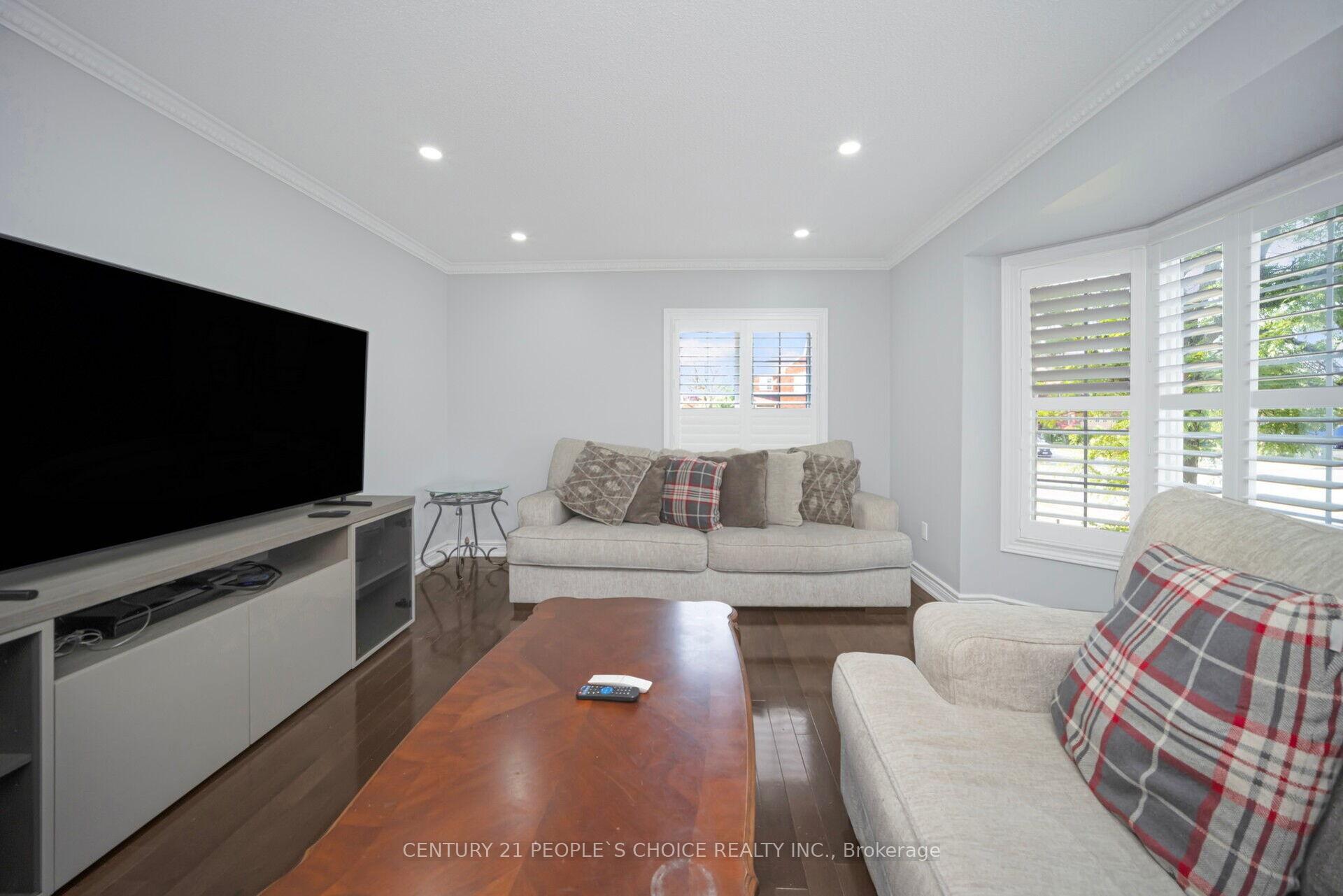 Photo 12 of 2 Checkerberry Crescent, Brampton, Sandringham-Wellington — HOMEH