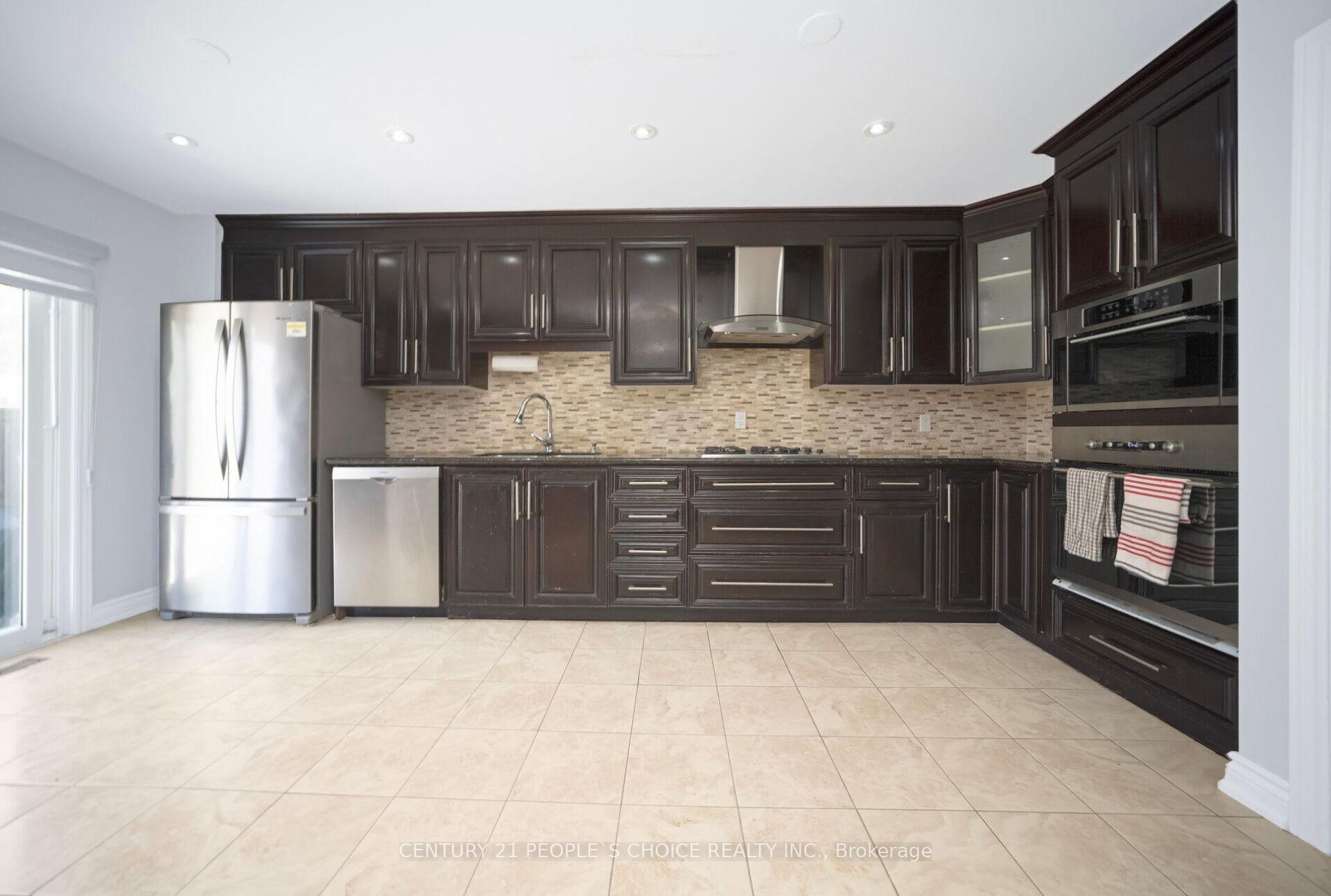 Photo 15 of 2 Checkerberry Crescent, Brampton, Sandringham-Wellington — HOMEH