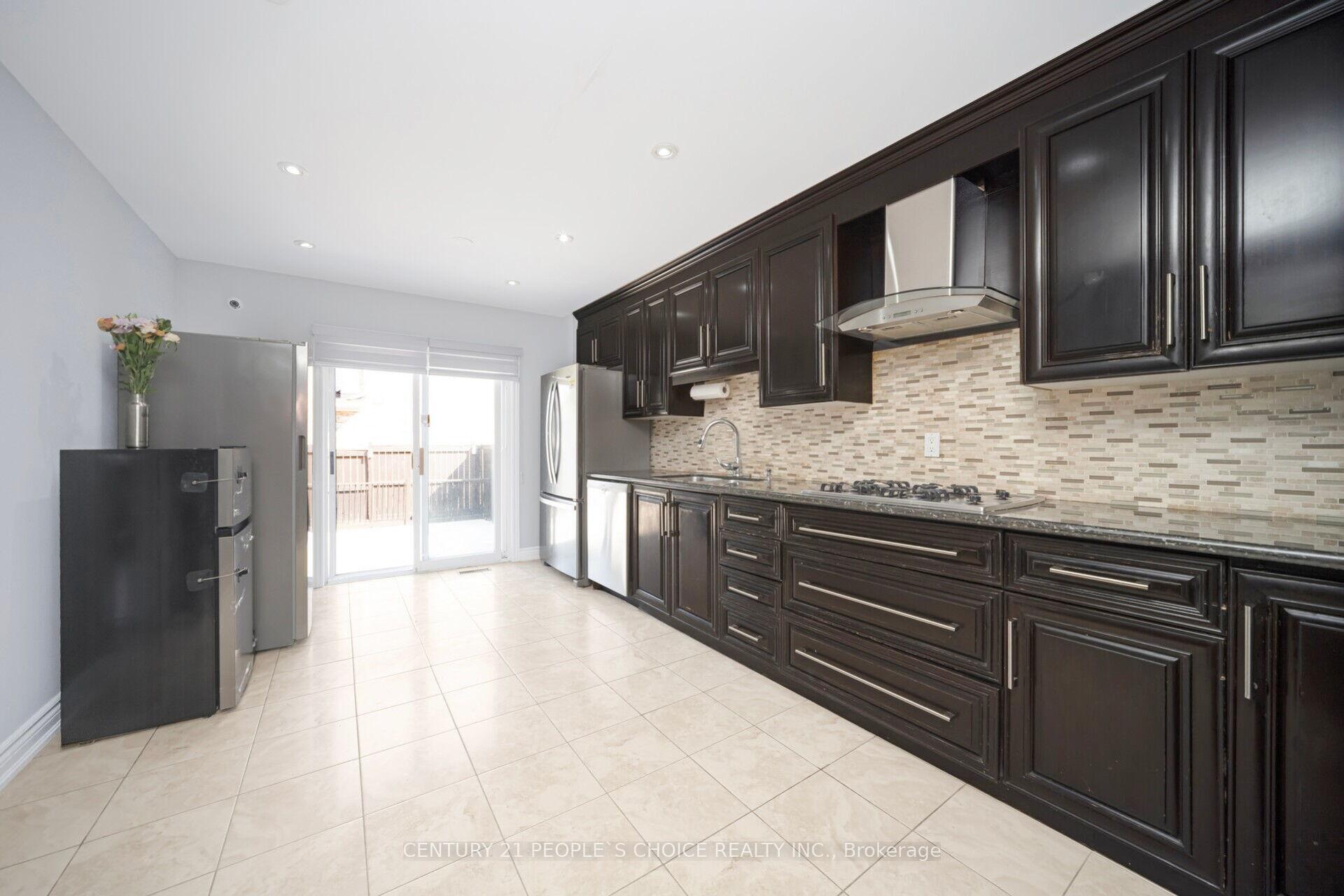 Photo 16 of 2 Checkerberry Crescent, Brampton, Sandringham-Wellington — HOMEH