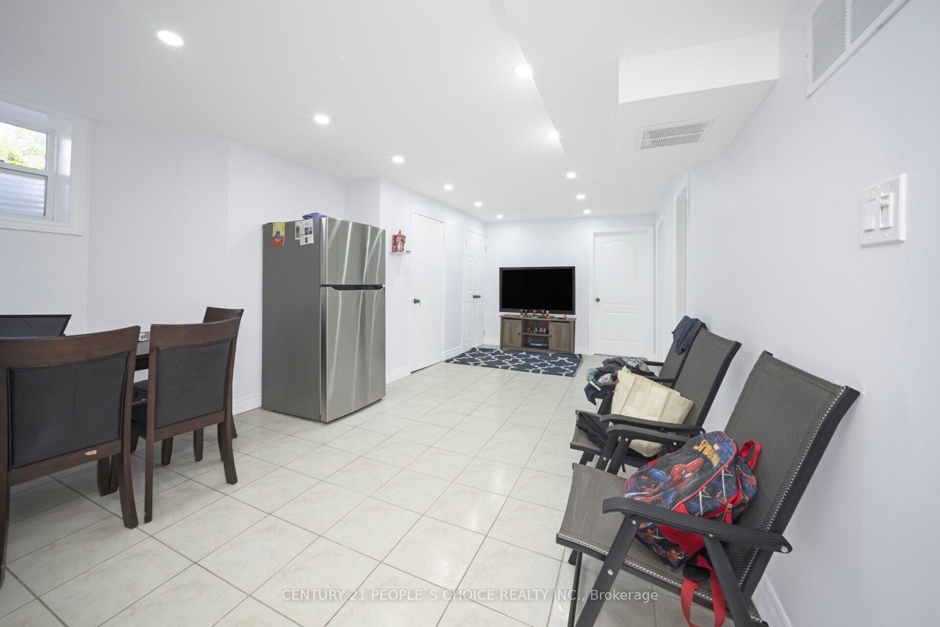 Photo 40 of 2 Checkerberry Crescent, Brampton, Sandringham-Wellington — HOMEH