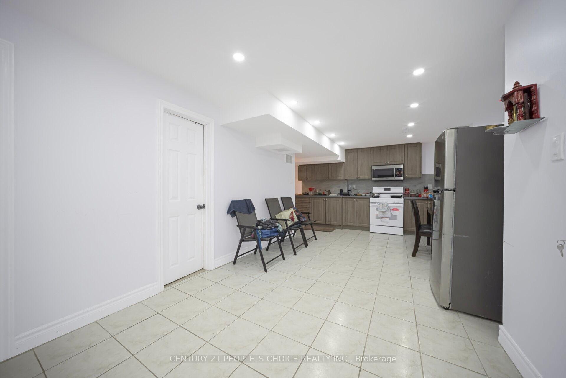 Photo 42 of 2 Checkerberry Crescent, Brampton, Sandringham-Wellington — HOMEH