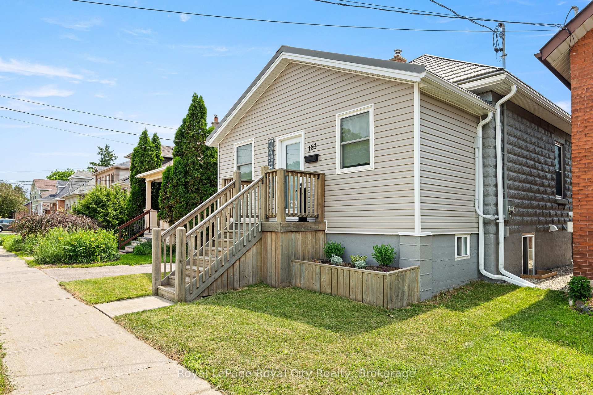 Photo 3 of 183 Elizabeth Street, Guelph, St. Patrick's Ward — HOMEH