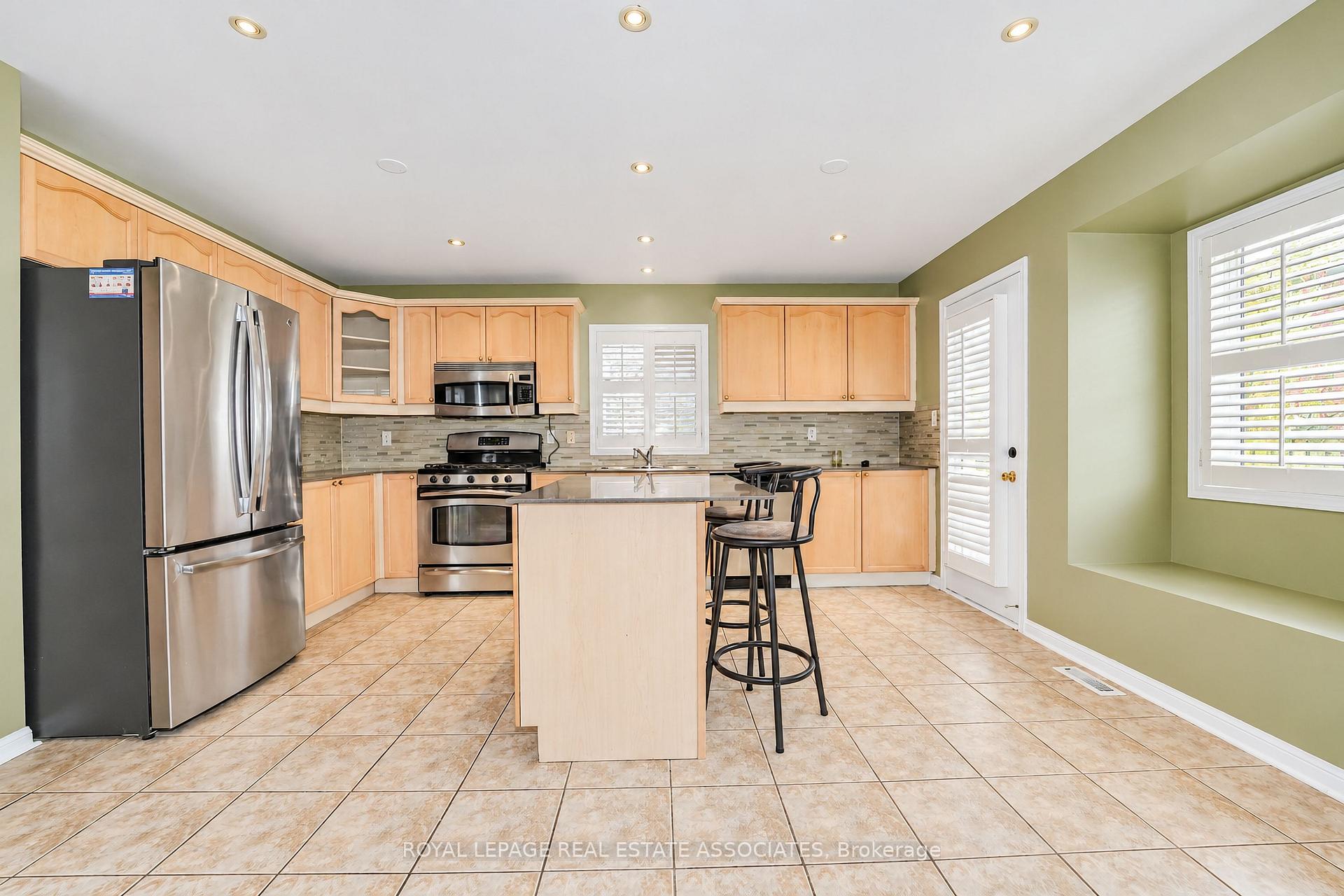 Photo 14 of 54 Horizon Street, Brampton, Vales of Castlemore — HOMEH