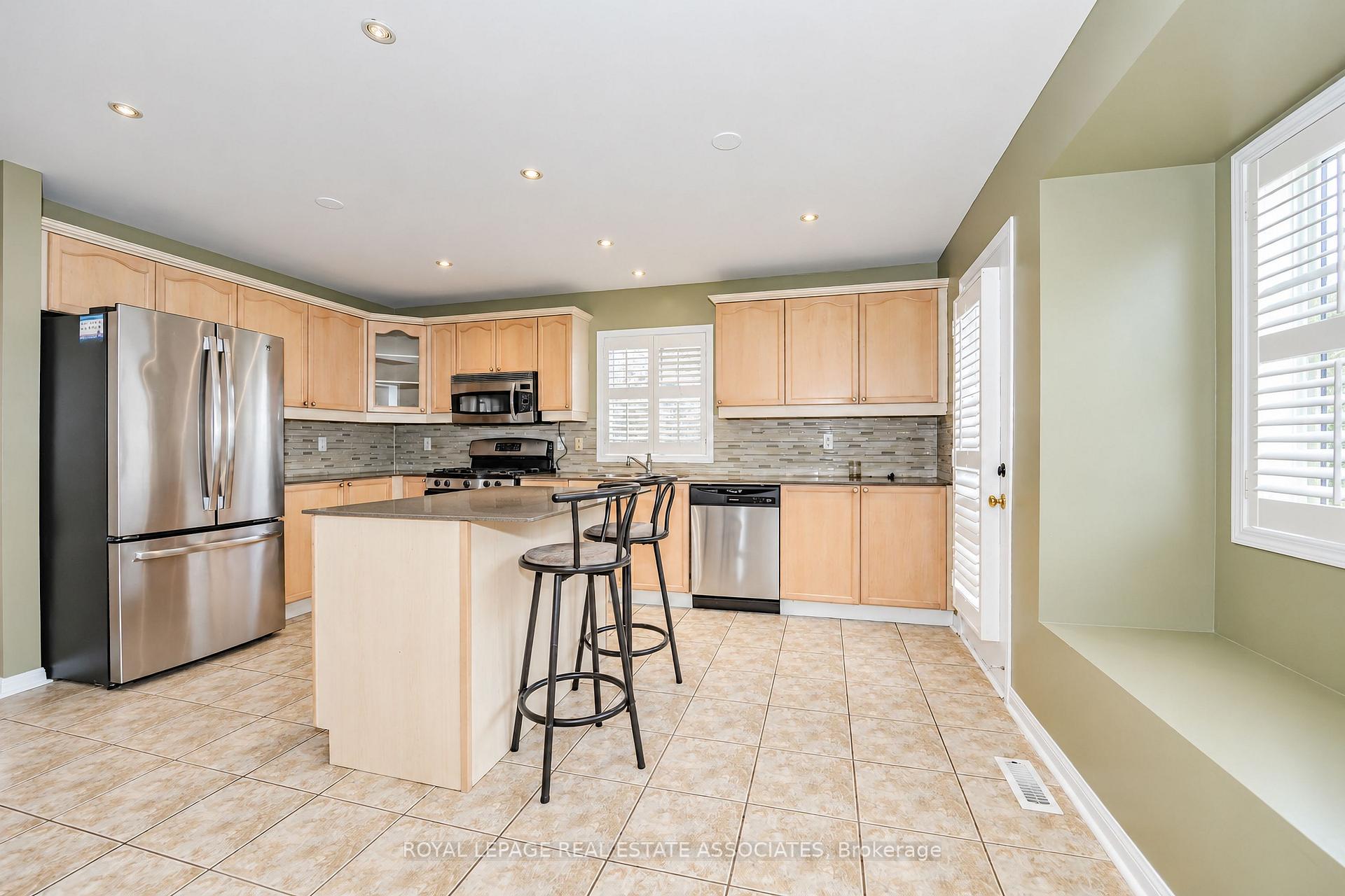 Photo 15 of 54 Horizon Street, Brampton, Vales of Castlemore — HOMEH