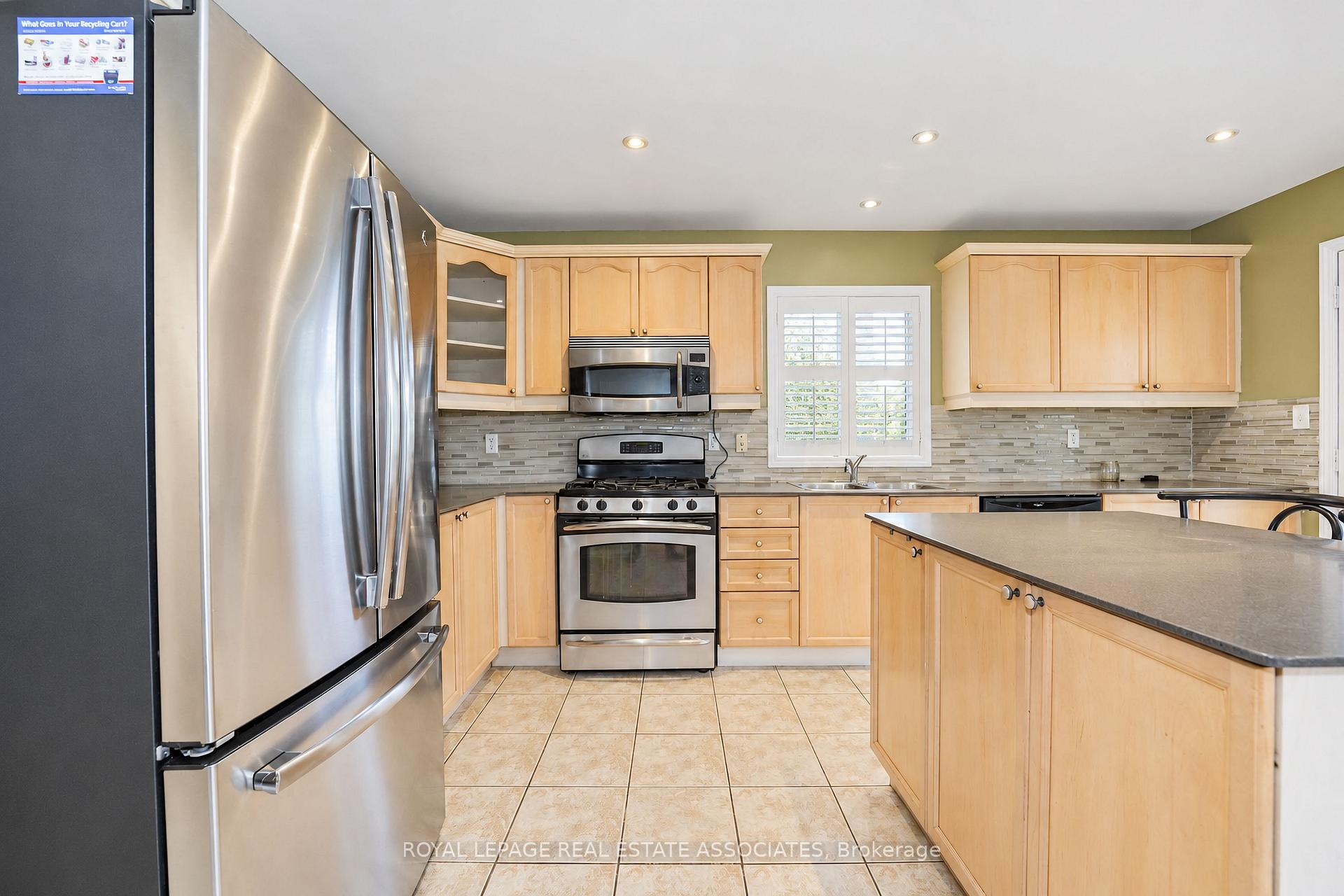 Photo 16 of 54 Horizon Street, Brampton, Vales of Castlemore — HOMEH