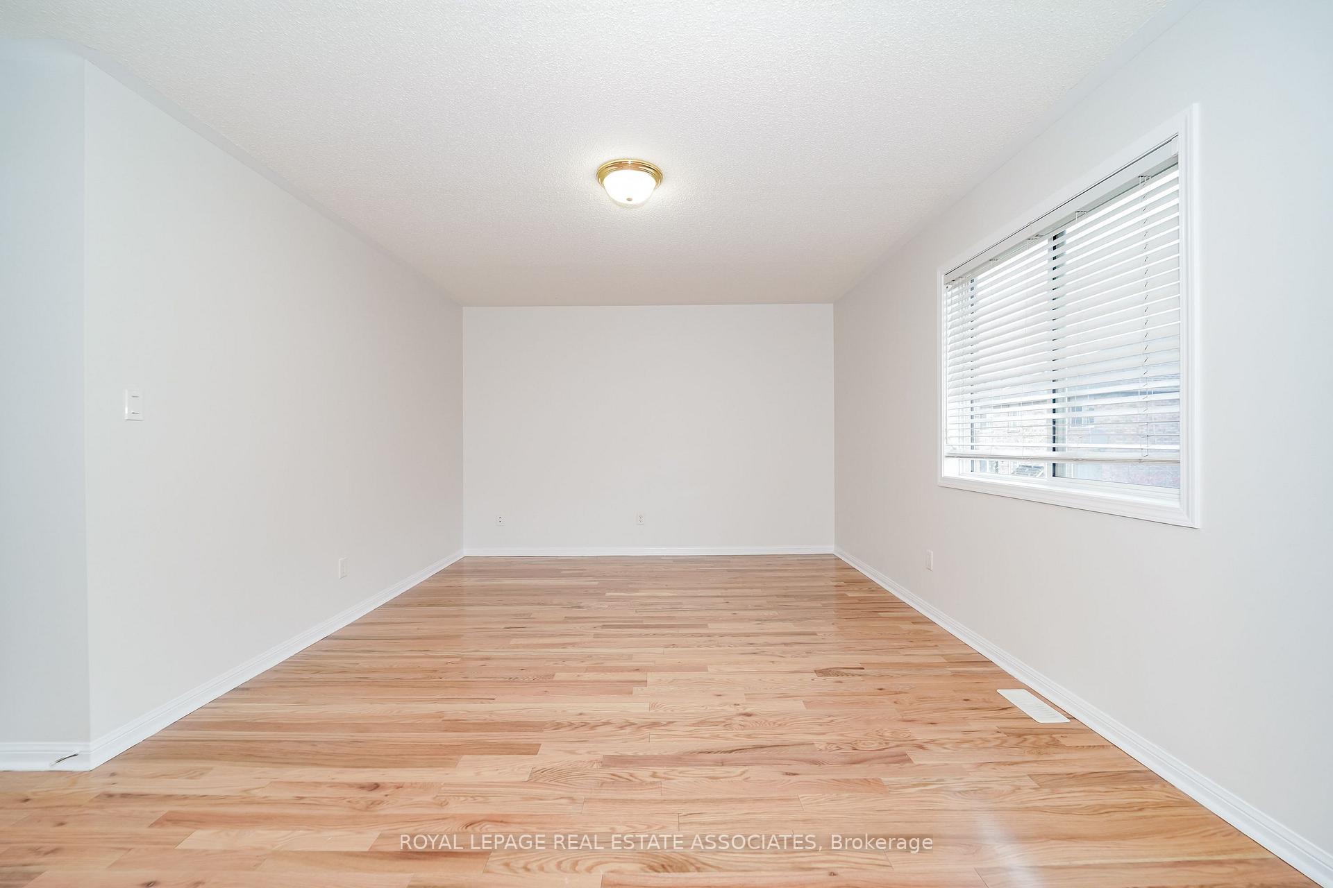 Photo 30 of 54 Horizon Street, Brampton, Vales of Castlemore — HOMEH