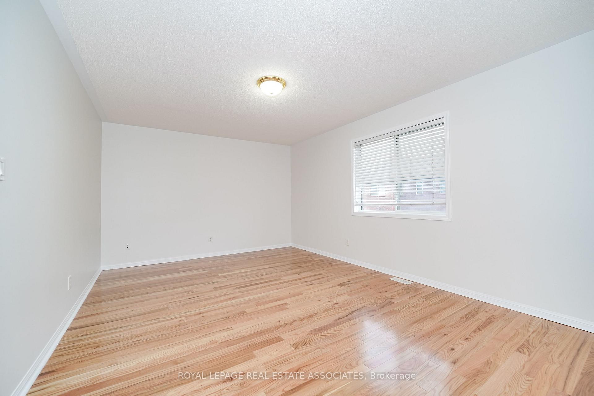 Photo 32 of 54 Horizon Street, Brampton, Vales of Castlemore — HOMEH