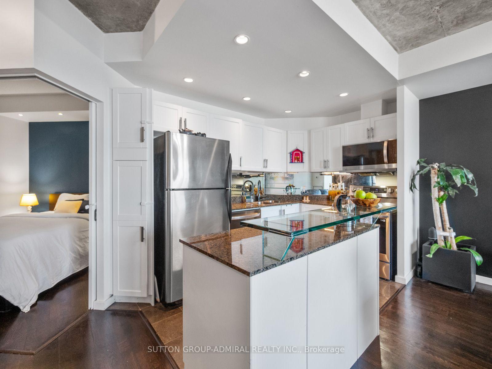 Photo 3 of Unit 2103, 218 Queens Quay Boulevard W, Toronto, Waterfront Communities — HOMEH