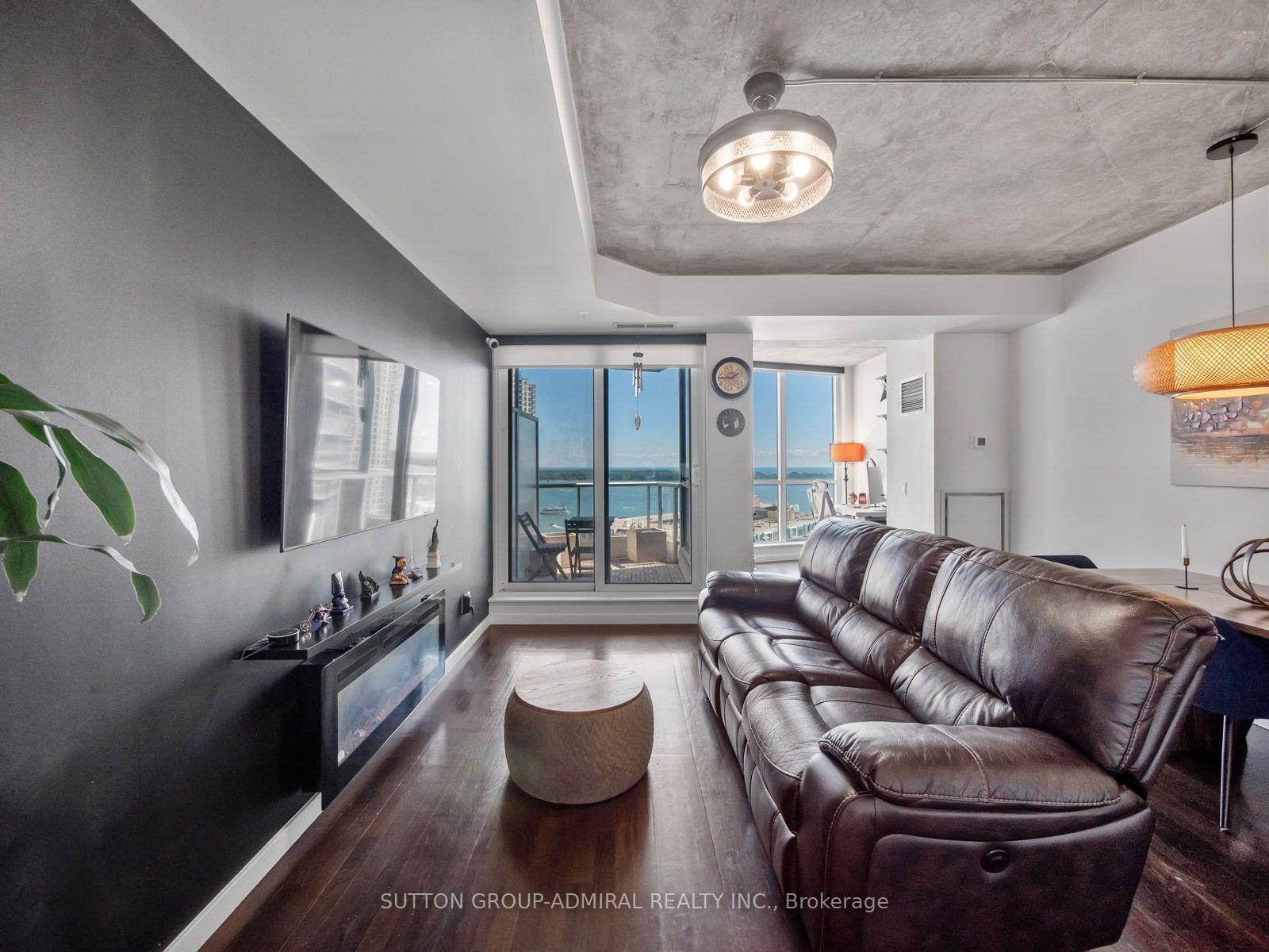 Photo 5 of Unit 2103, 218 Queens Quay Boulevard W, Toronto, Waterfront Communities — HOMEH