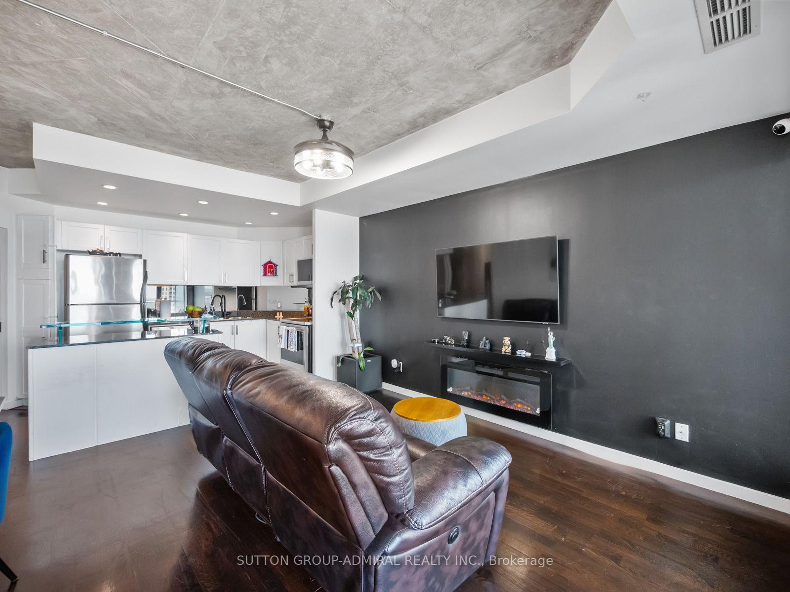 Photo 8 of Unit 2103, 218 Queens Quay Boulevard W, Toronto, Waterfront Communities — HOMEH