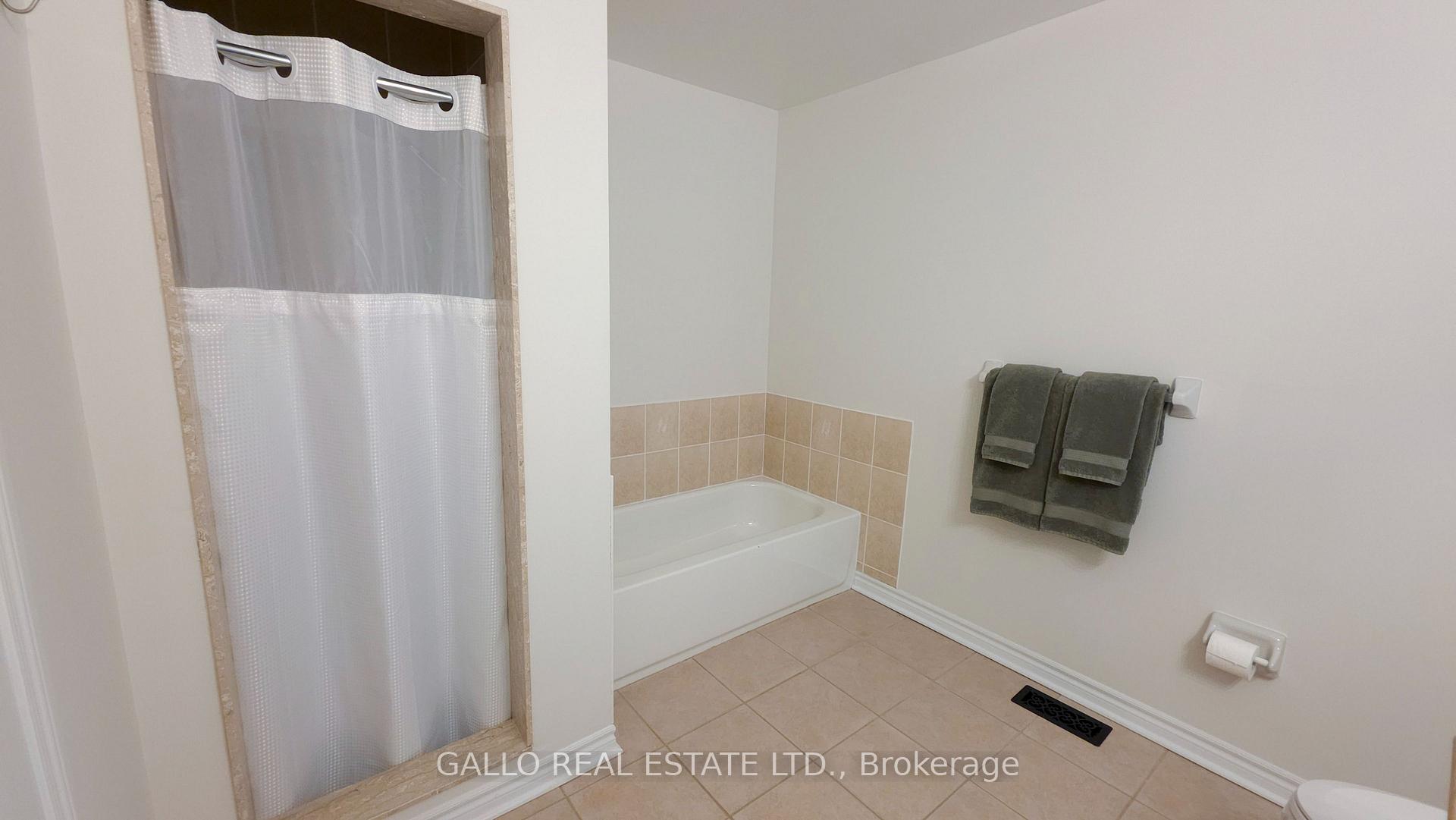 Photo 17 of 69 Adventure Crescent, Vaughan, Vellore Village — HOMEH