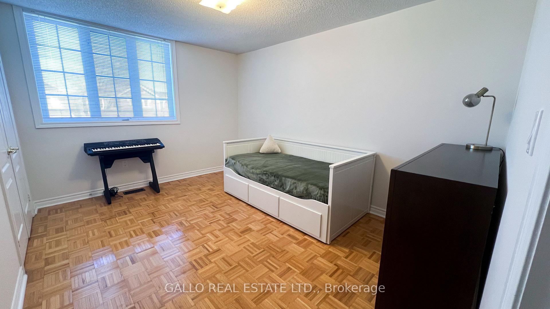 Photo 20 of 69 Adventure Crescent, Vaughan, Vellore Village — HOMEH