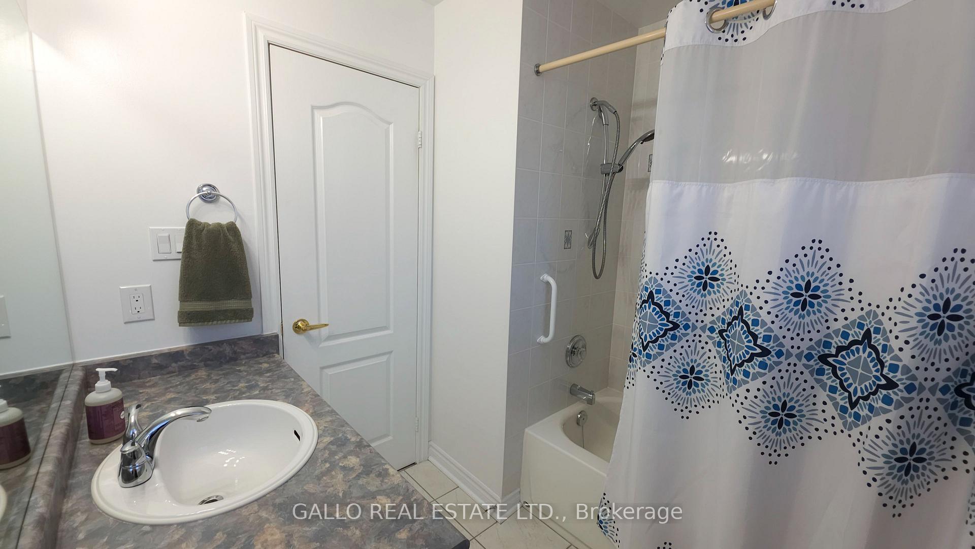 Photo 23 of 69 Adventure Crescent, Vaughan, Vellore Village — HOMEH
