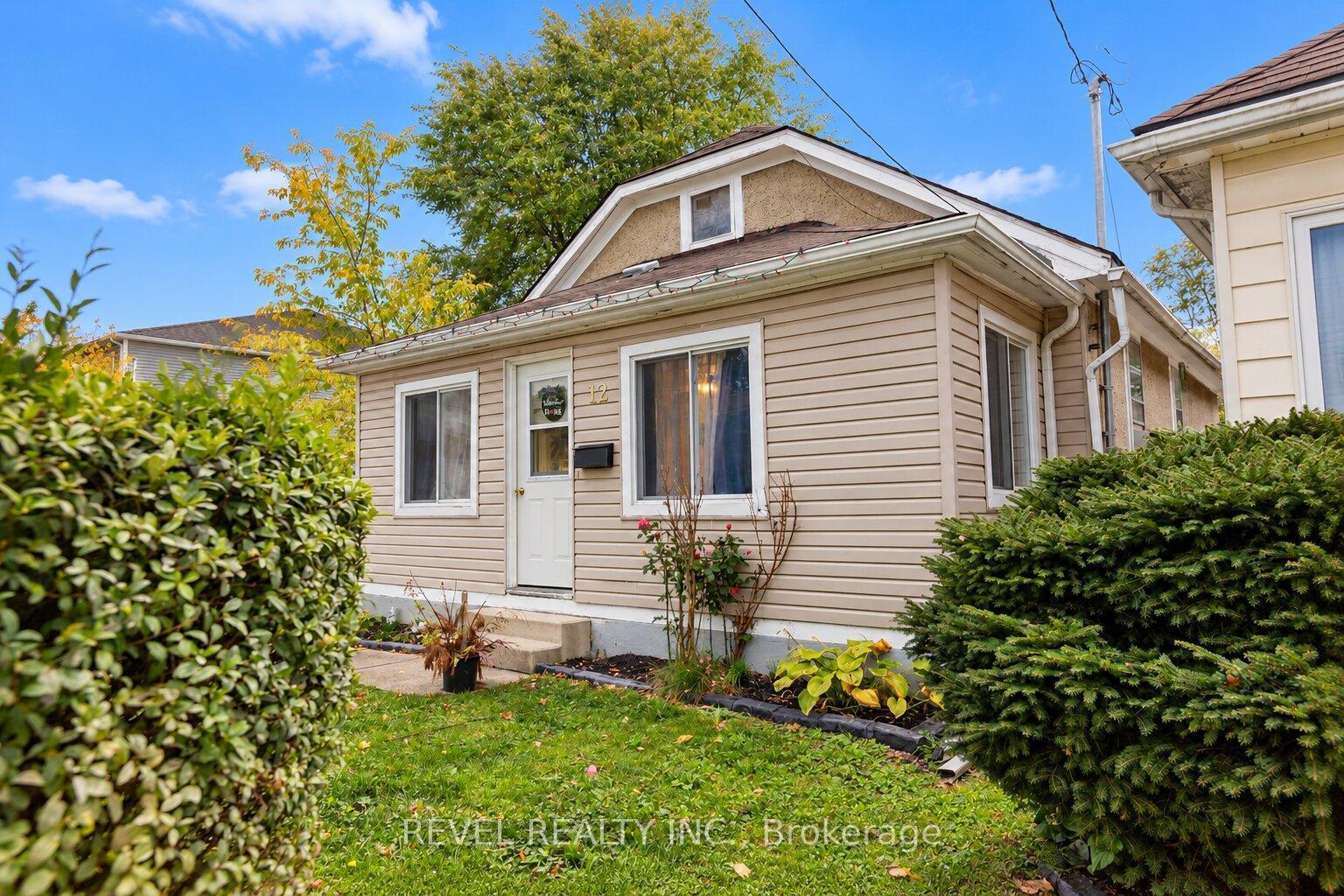 Photo 3 of 12 Merigold Street, St. Catharines, Western Hill — HOMEH