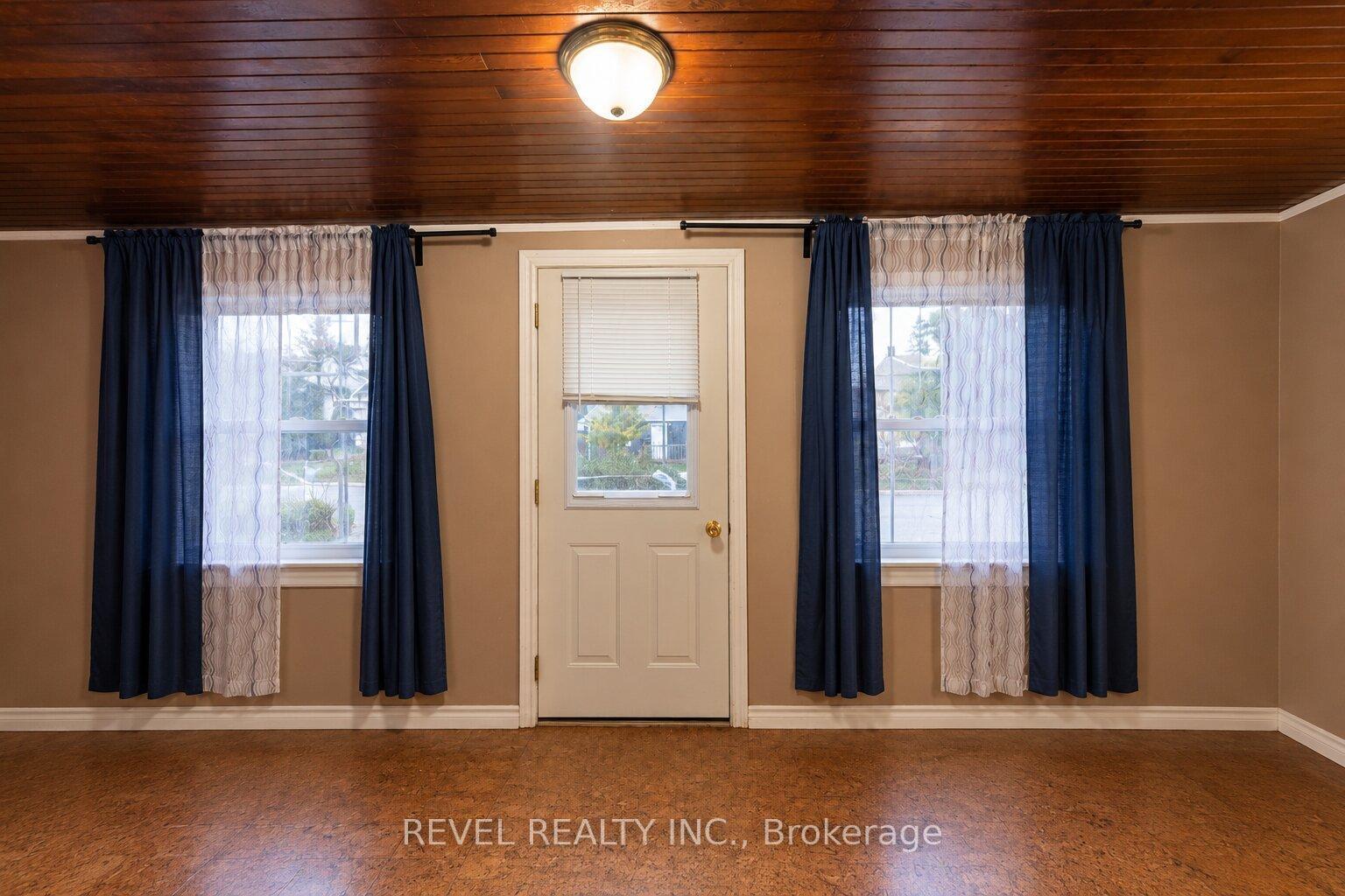 Photo 4 of 12 Merigold Street, St. Catharines, Western Hill — HOMEH