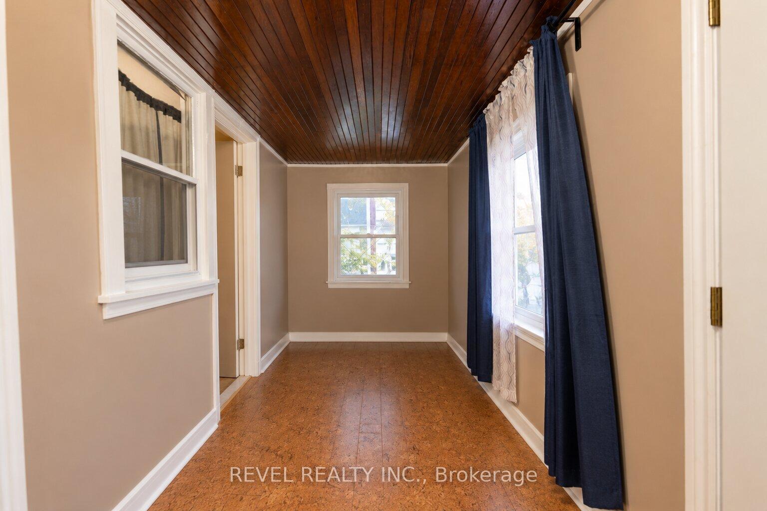 Photo 8 of 12 Merigold Street, St. Catharines, Western Hill — HOMEH