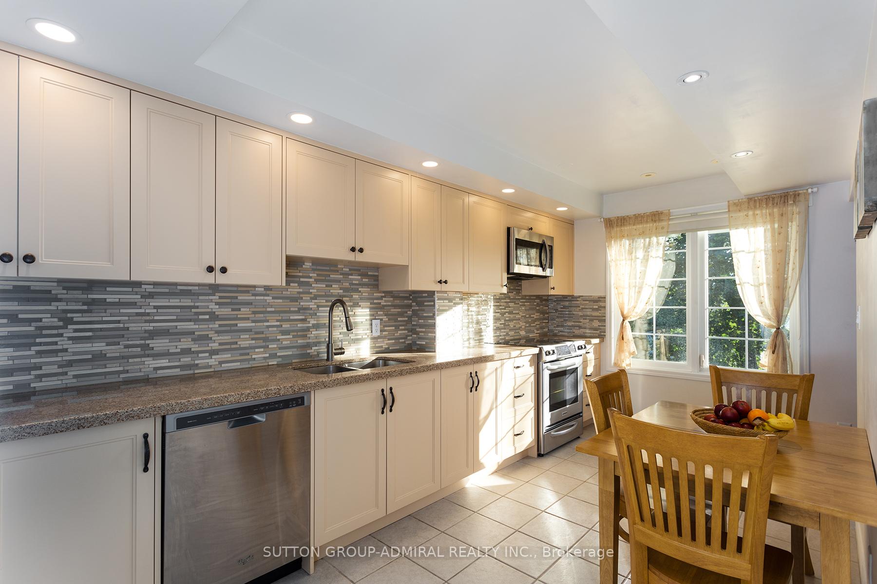 Photo 3 of Unit 1, 285 Antibes Drive N, North York, Westminster-Branson — HOMEH