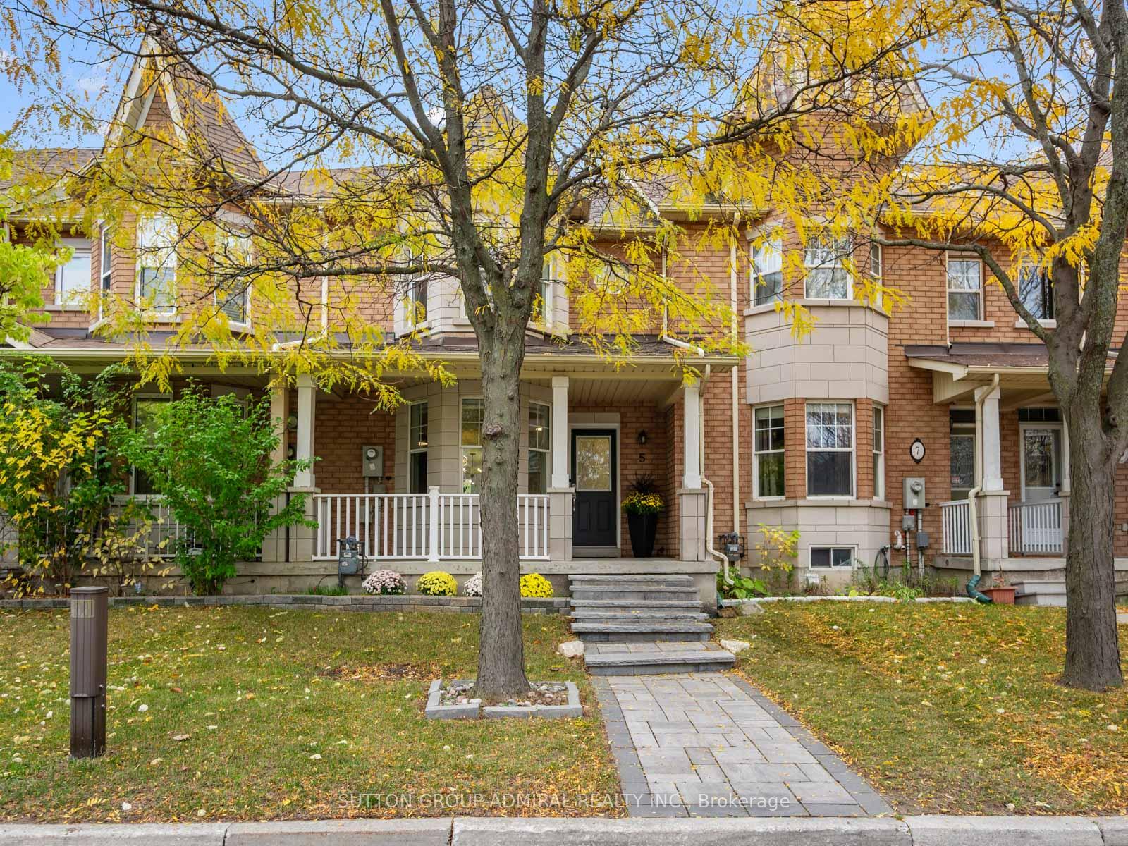 Photo 2 of 5 Melia Lane, Vaughan, Vellore Village — HOMEH
