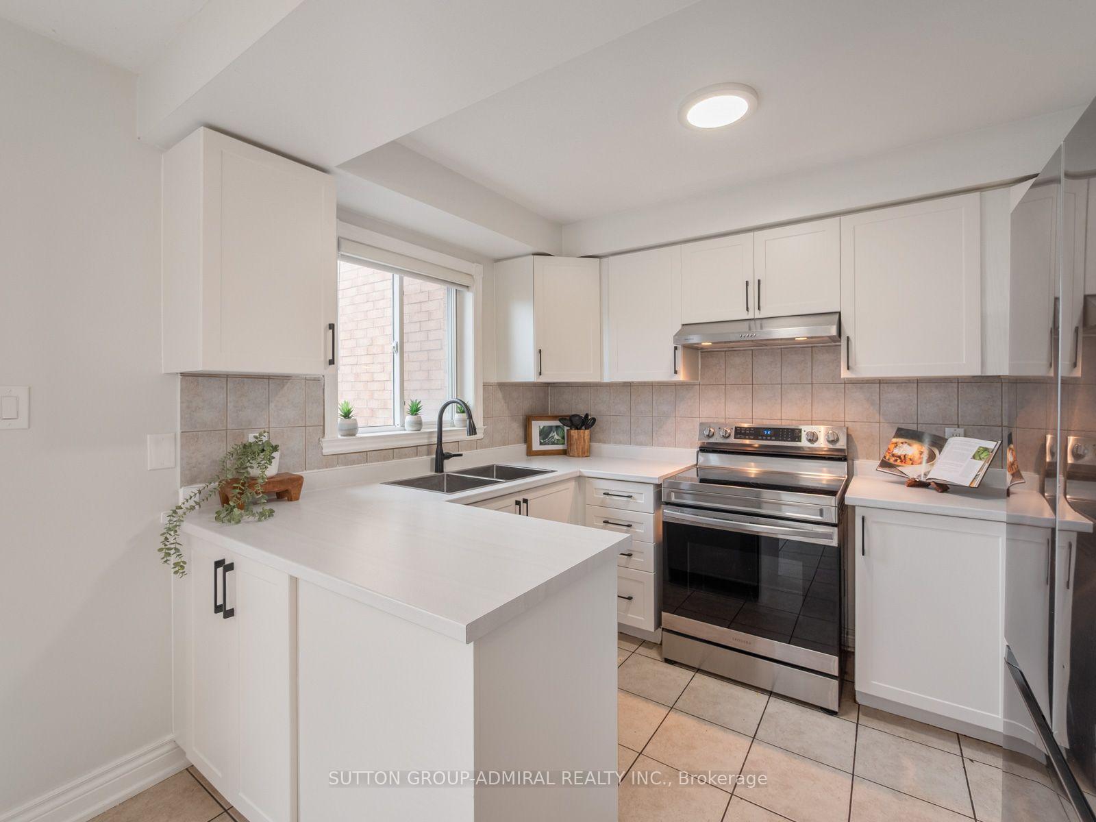 Photo 12 of 5 Melia Lane, Vaughan, Vellore Village — HOMEH