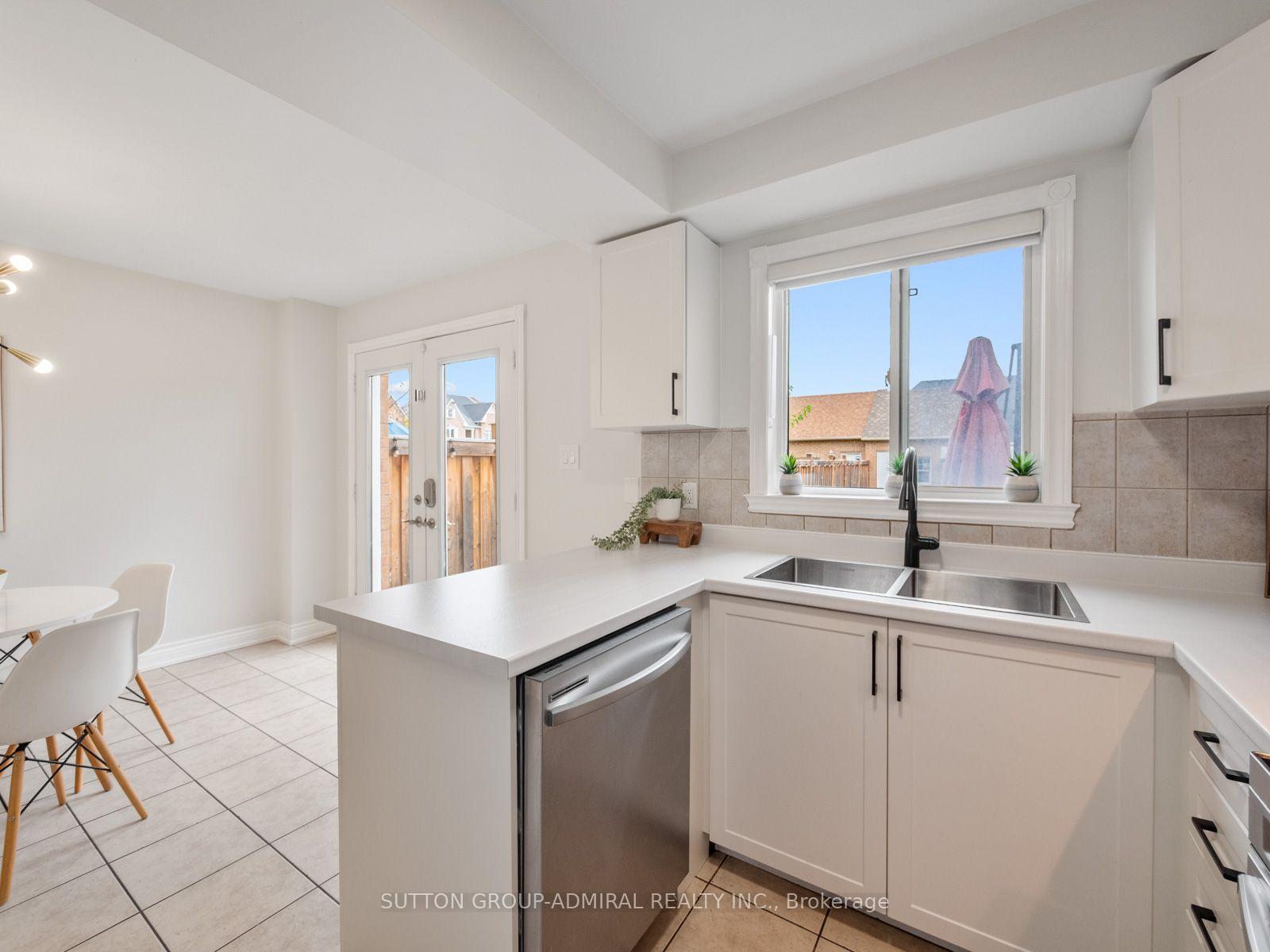 Photo 14 of 5 Melia Lane, Vaughan, Vellore Village — HOMEH