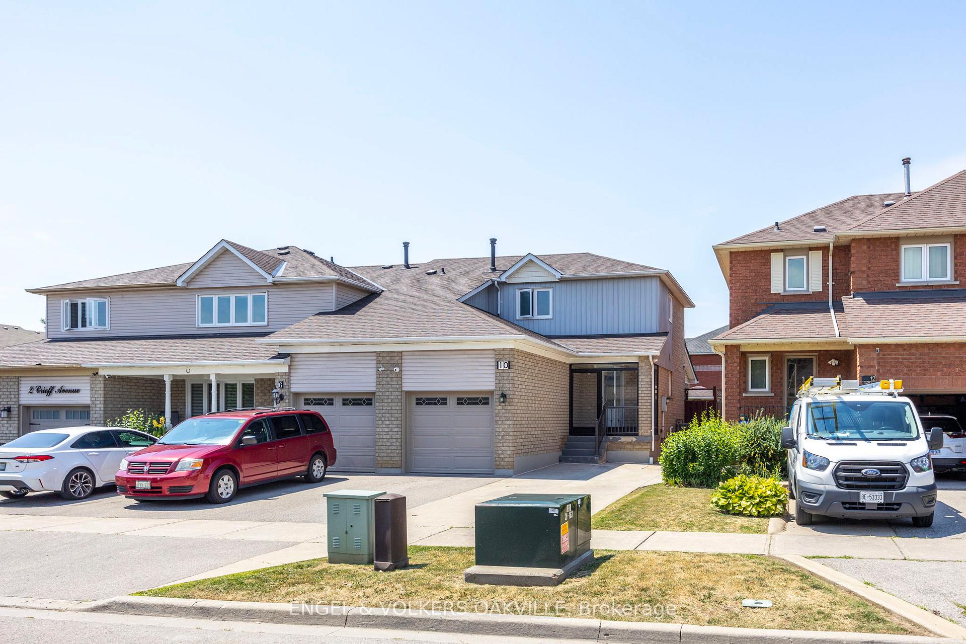Photo 2 of 10 Crieff Avenue, Vaughan, Maple — HOMEH