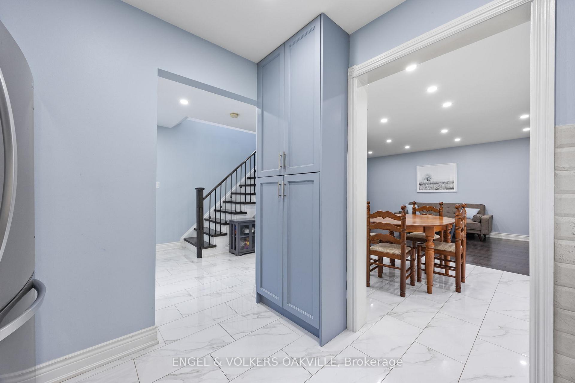 Photo 7 of 10 Crieff Avenue, Vaughan, Maple — HOMEH