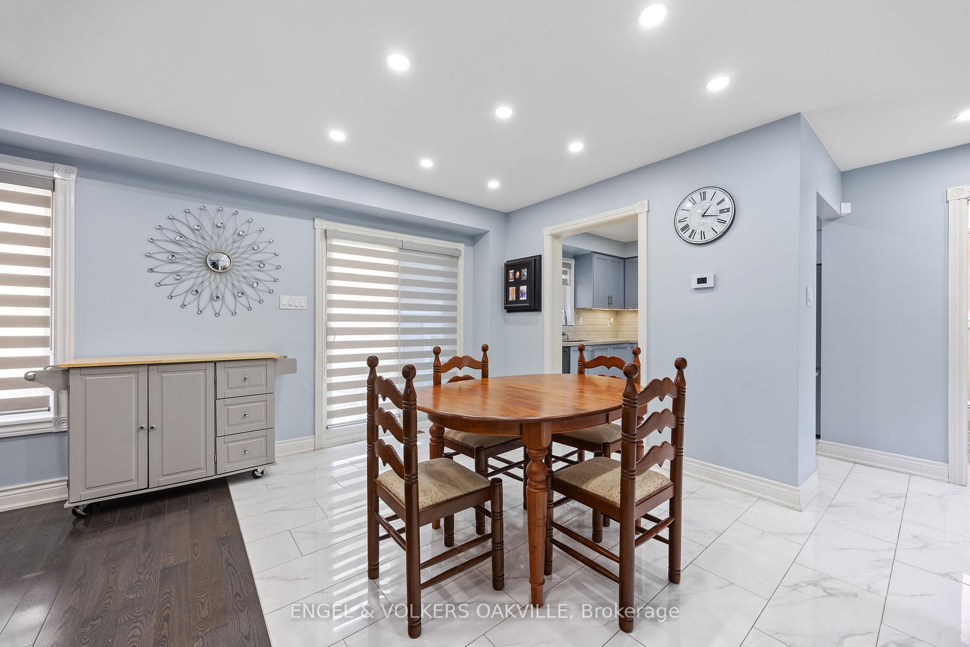 Photo 13 of 10 Crieff Avenue, Vaughan, Maple — HOMEH