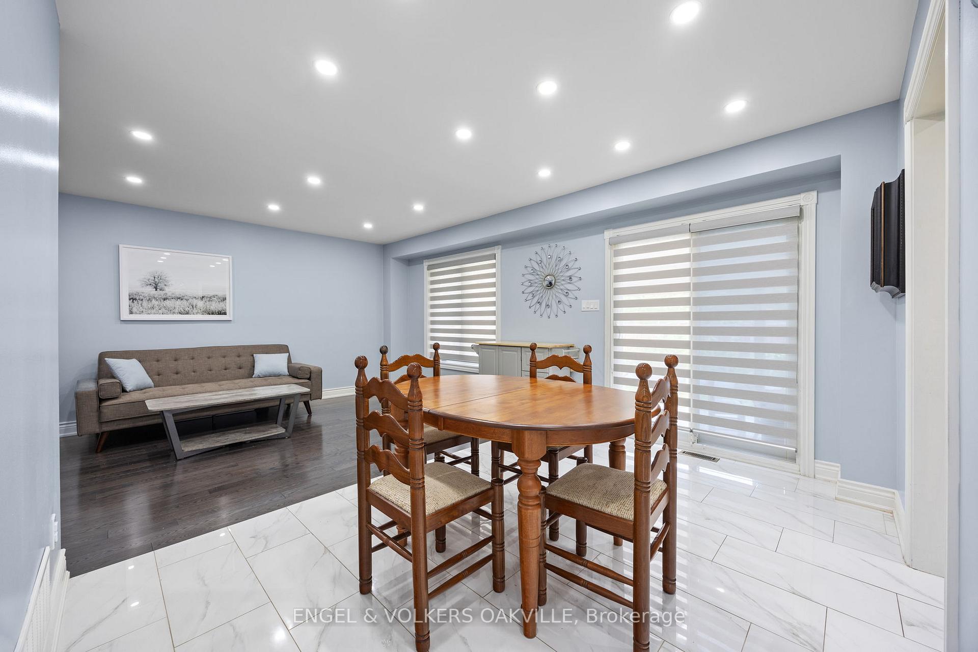 Photo 14 of 10 Crieff Avenue, Vaughan, Maple — HOMEH