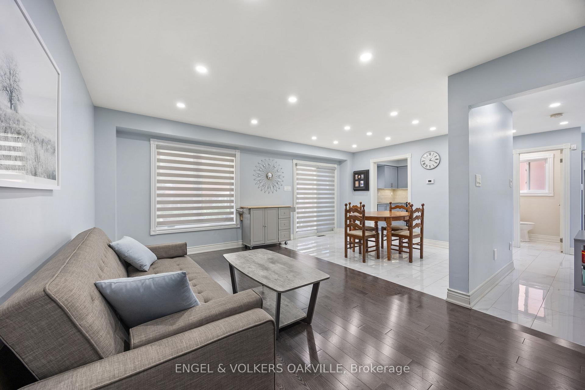 Photo 16 of 10 Crieff Avenue, Vaughan, Maple — HOMEH