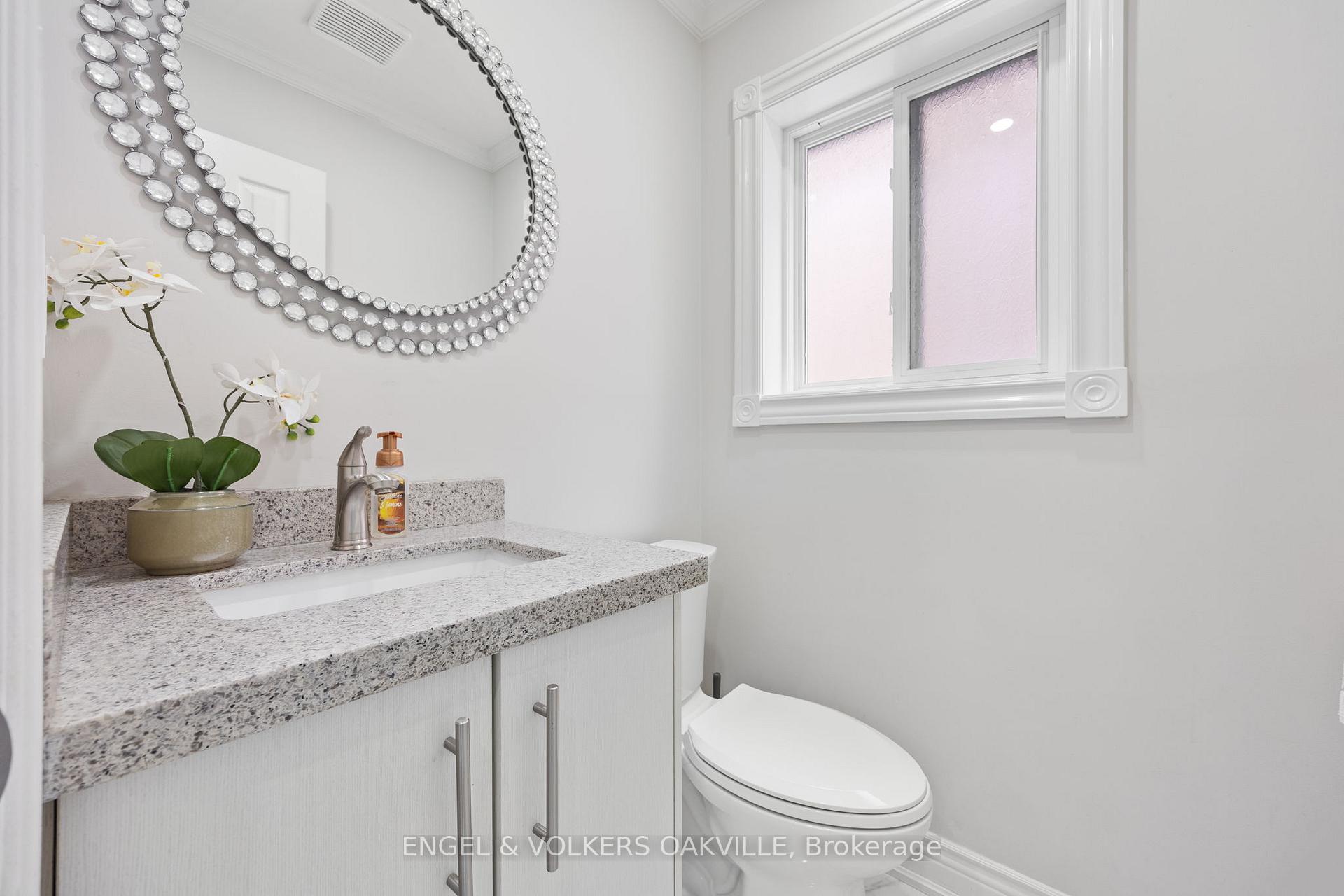 Photo 17 of 10 Crieff Avenue, Vaughan, Maple — HOMEH
