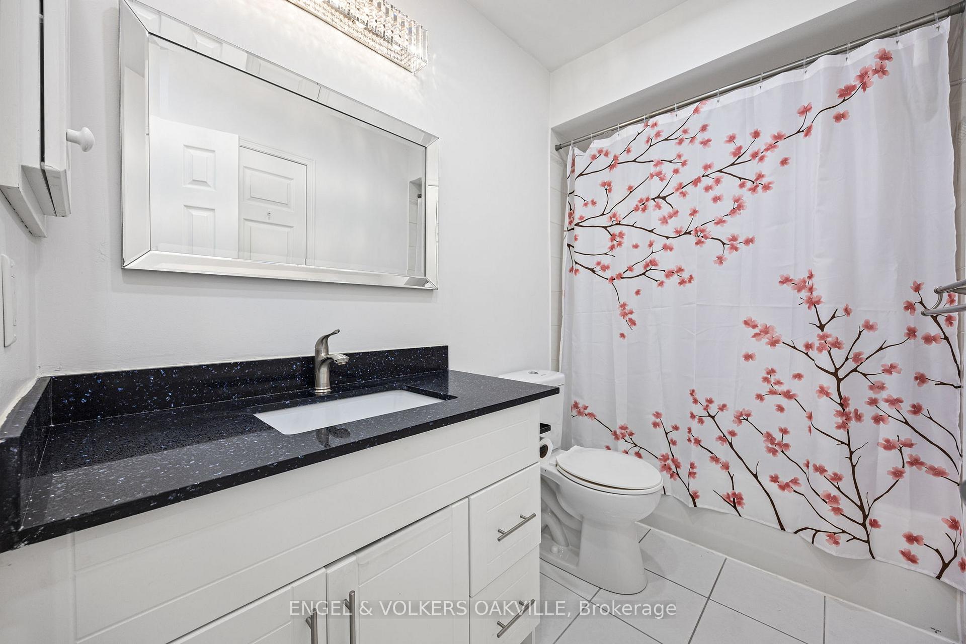 Photo 20 of 10 Crieff Avenue, Vaughan, Maple — HOMEH