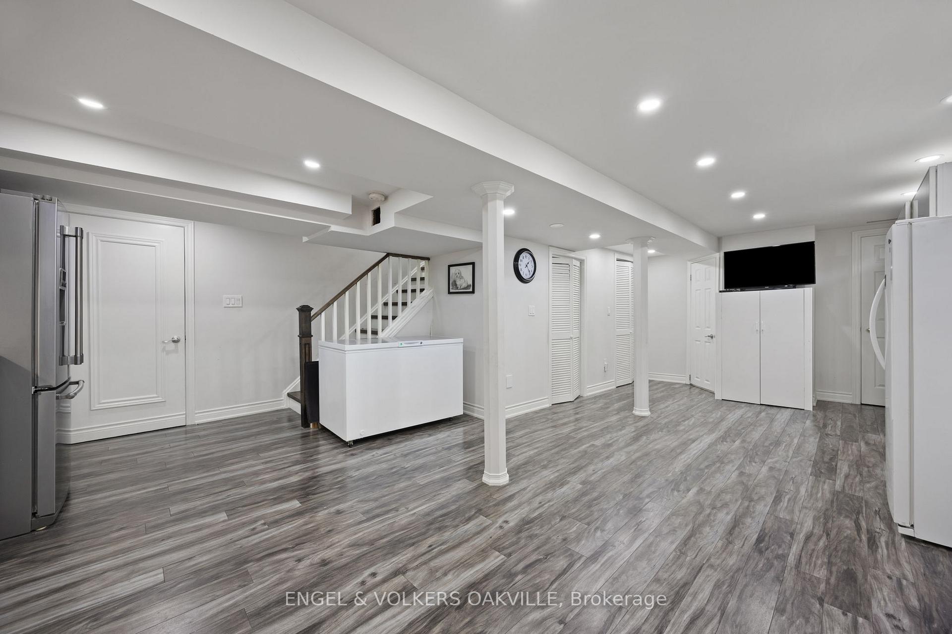 Photo 25 of 10 Crieff Avenue, Vaughan, Maple — HOMEH
