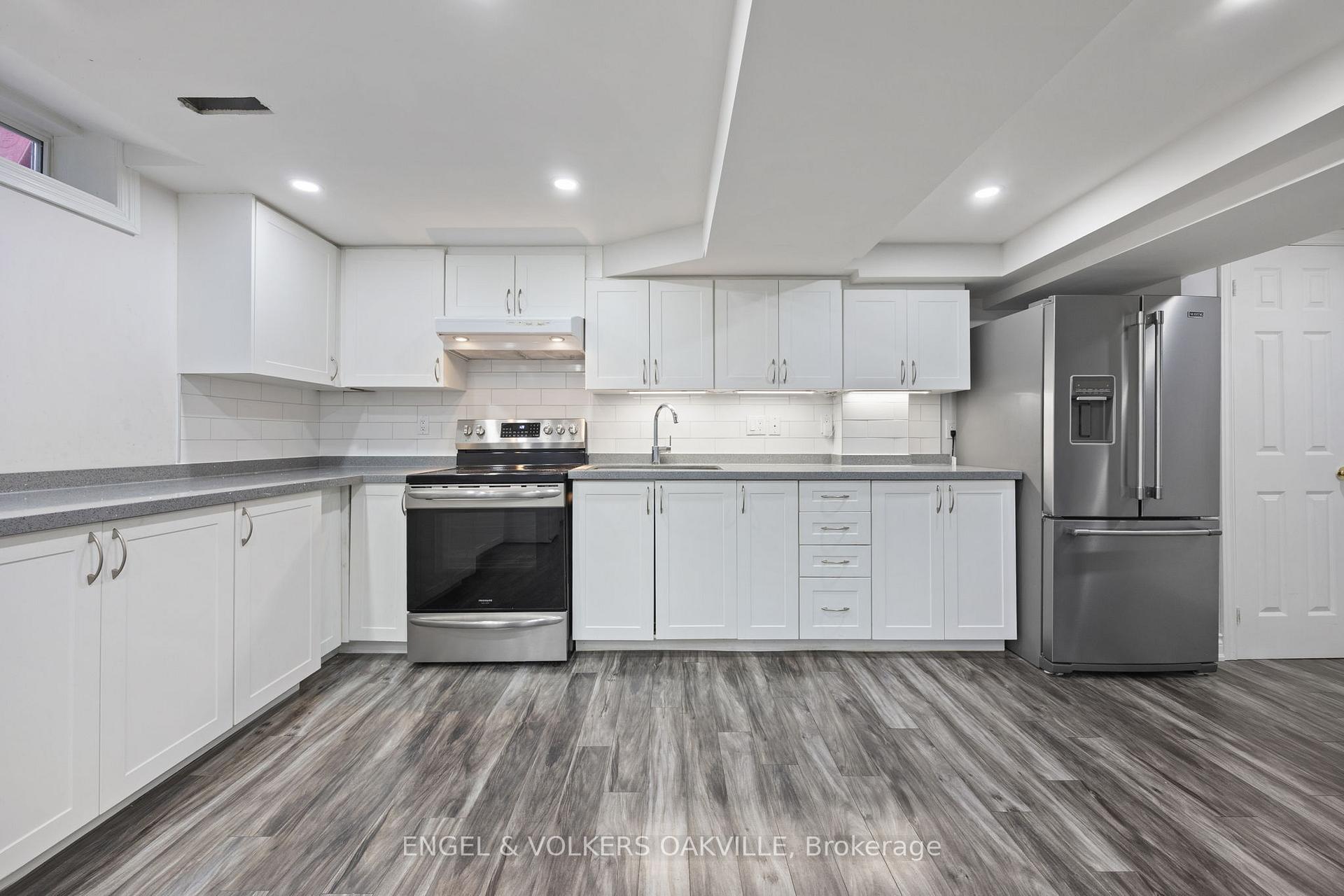 Photo 28 of 10 Crieff Avenue, Vaughan, Maple — HOMEH