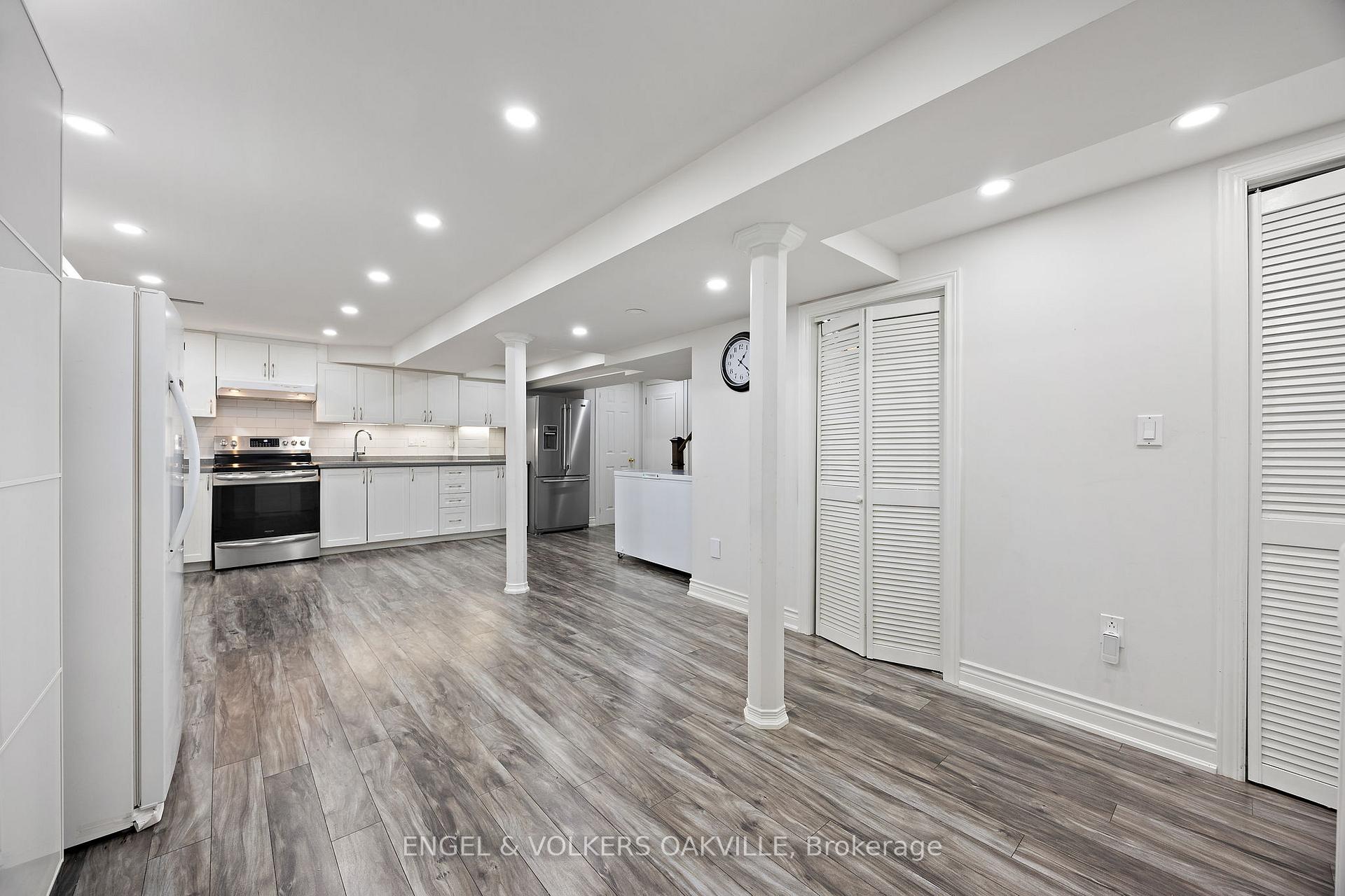 Photo 31 of 10 Crieff Avenue, Vaughan, Maple — HOMEH