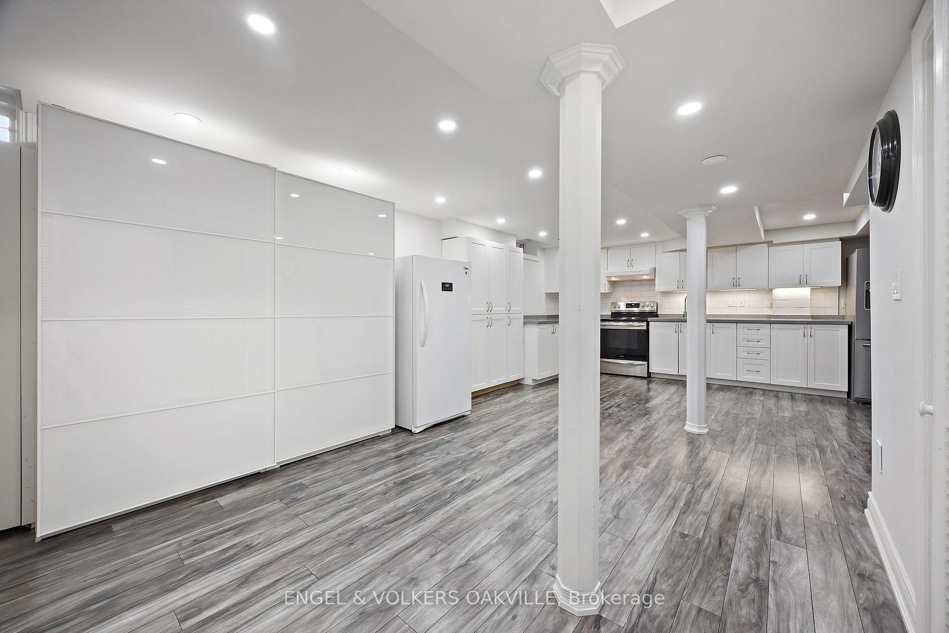 Photo 32 of 10 Crieff Avenue, Vaughan, Maple — HOMEH