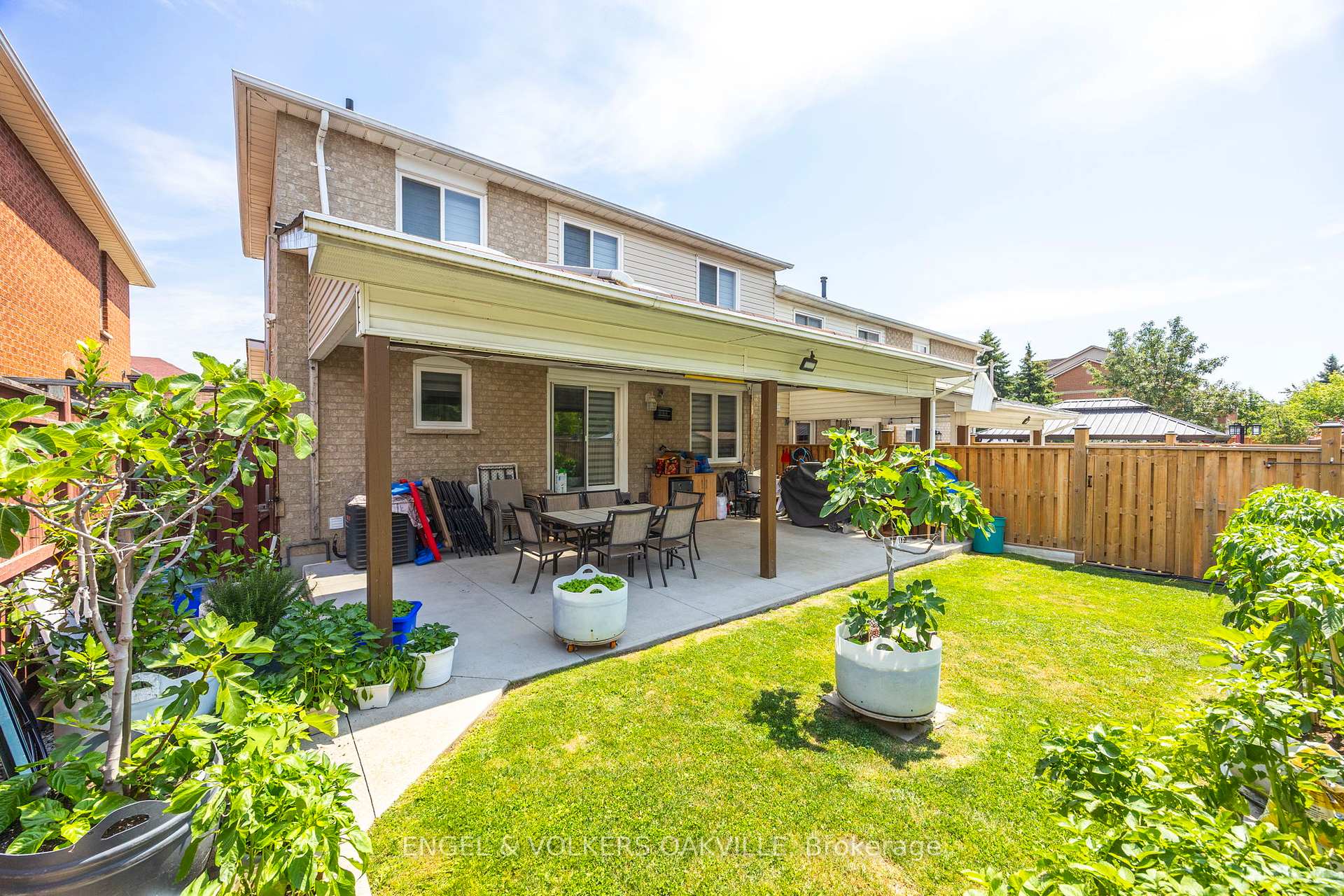 Photo 36 of 10 Crieff Avenue, Vaughan, Maple — HOMEH