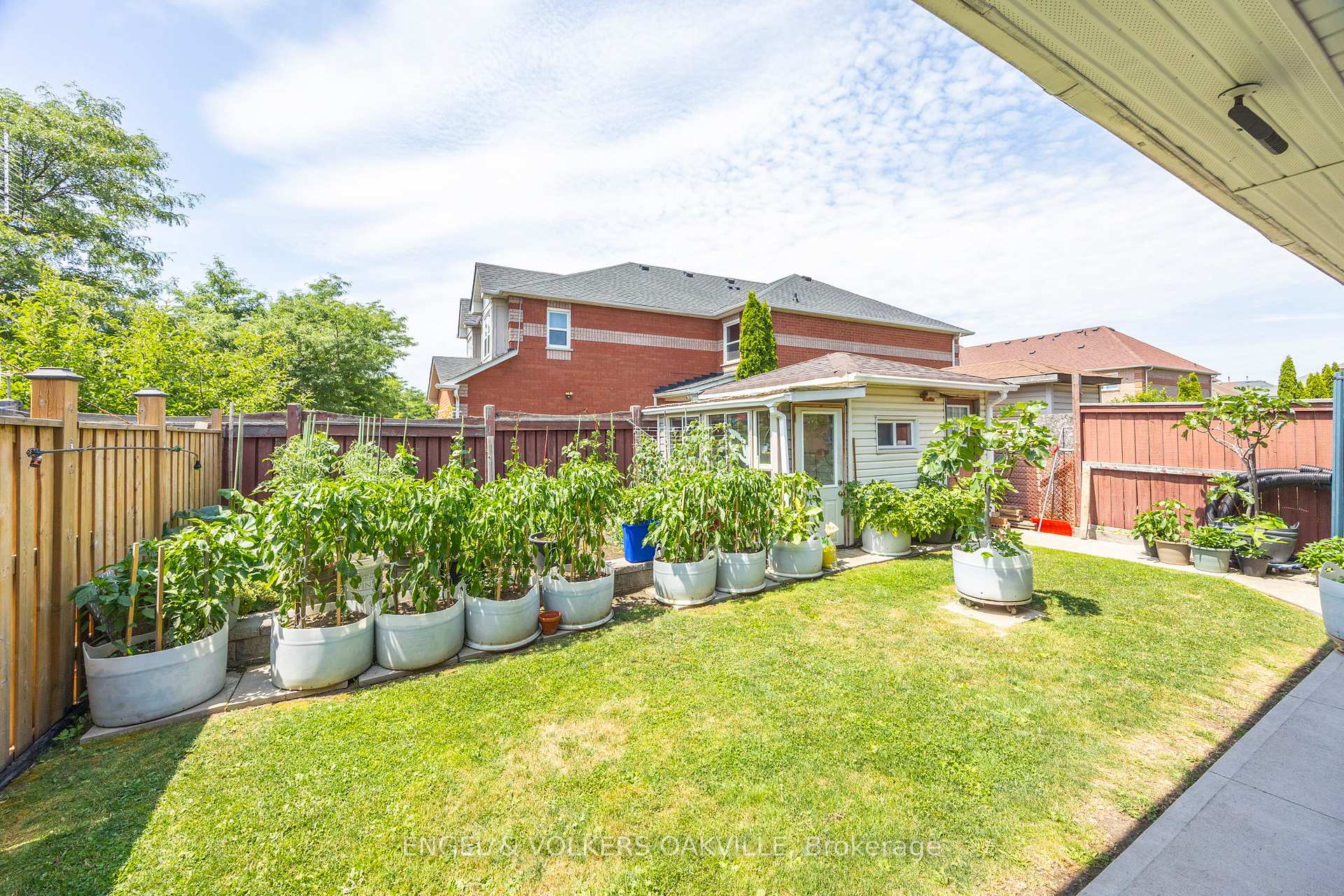 Photo 39 of 10 Crieff Avenue, Vaughan, Maple — HOMEH