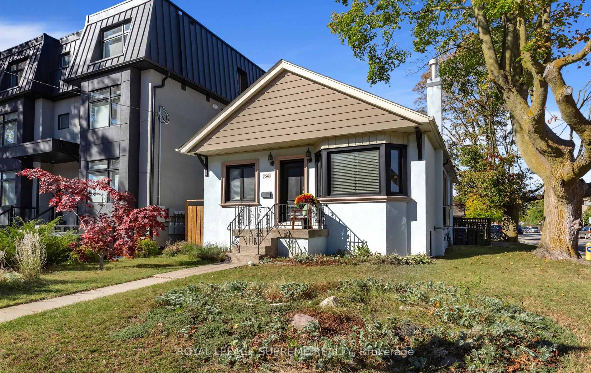 Photo 3 of 54 East Drive, Toronto, Rockcliffe-Smythe — HOMEH