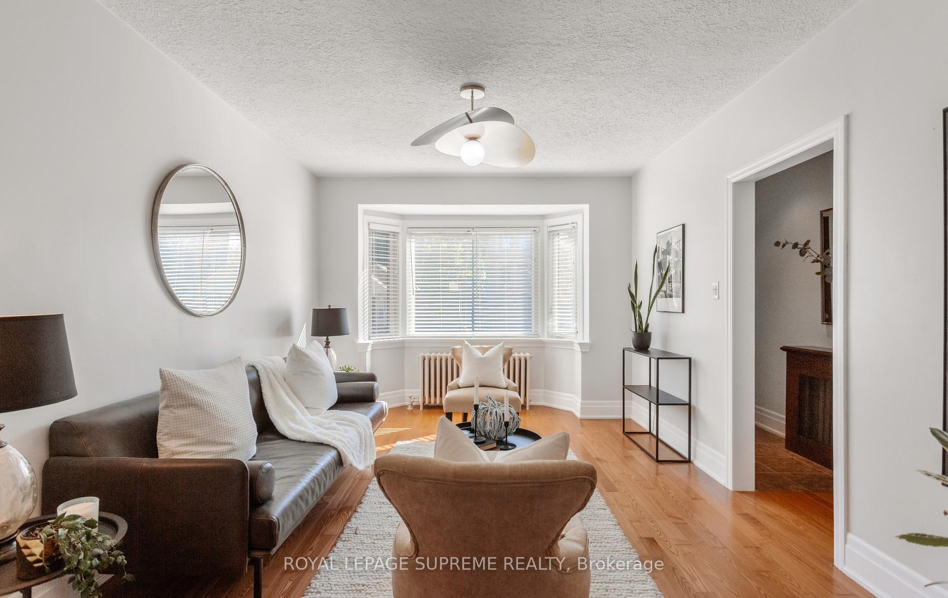 Photo 7 of 54 East Drive, Toronto, Rockcliffe-Smythe — HOMEH