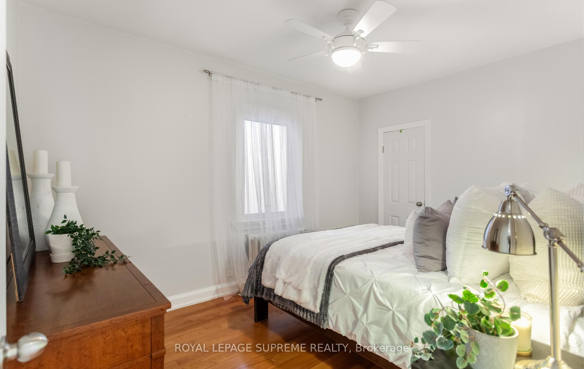 Photo 20 of 54 East Drive, Toronto, Rockcliffe-Smythe — HOMEH