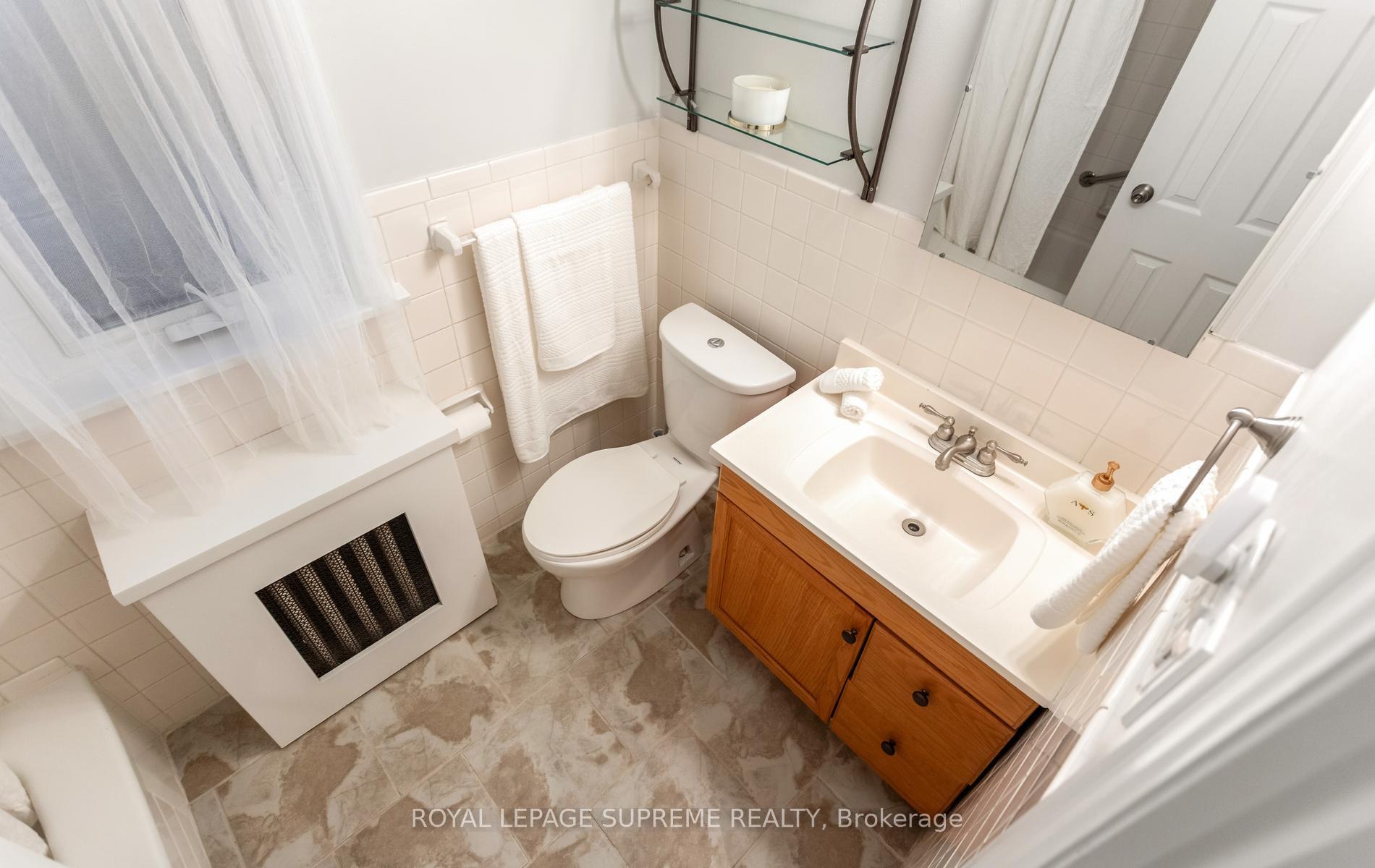 Photo 22 of 54 East Drive, Toronto, Rockcliffe-Smythe — HOMEH